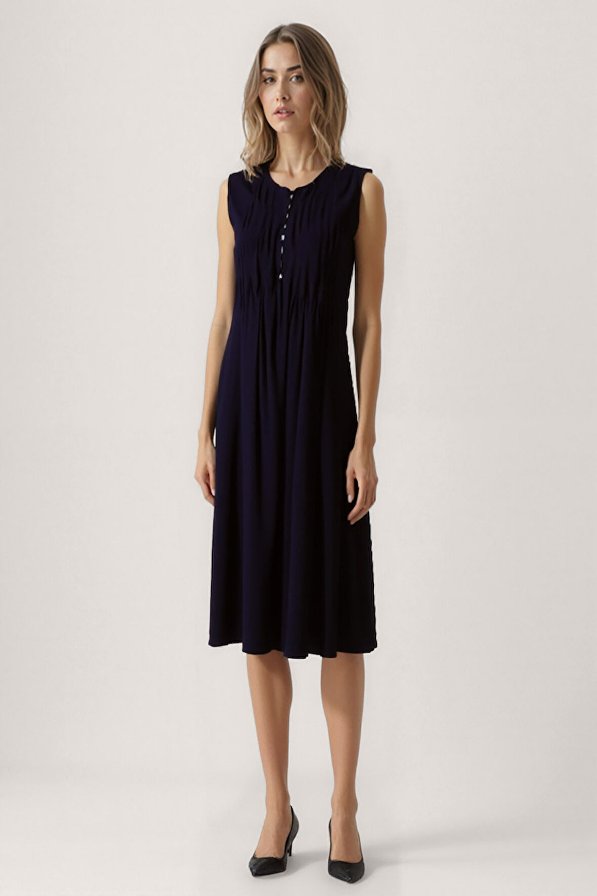 Önü Düğmeli Krinkıl Kumaş Sıfır Kol Elbise