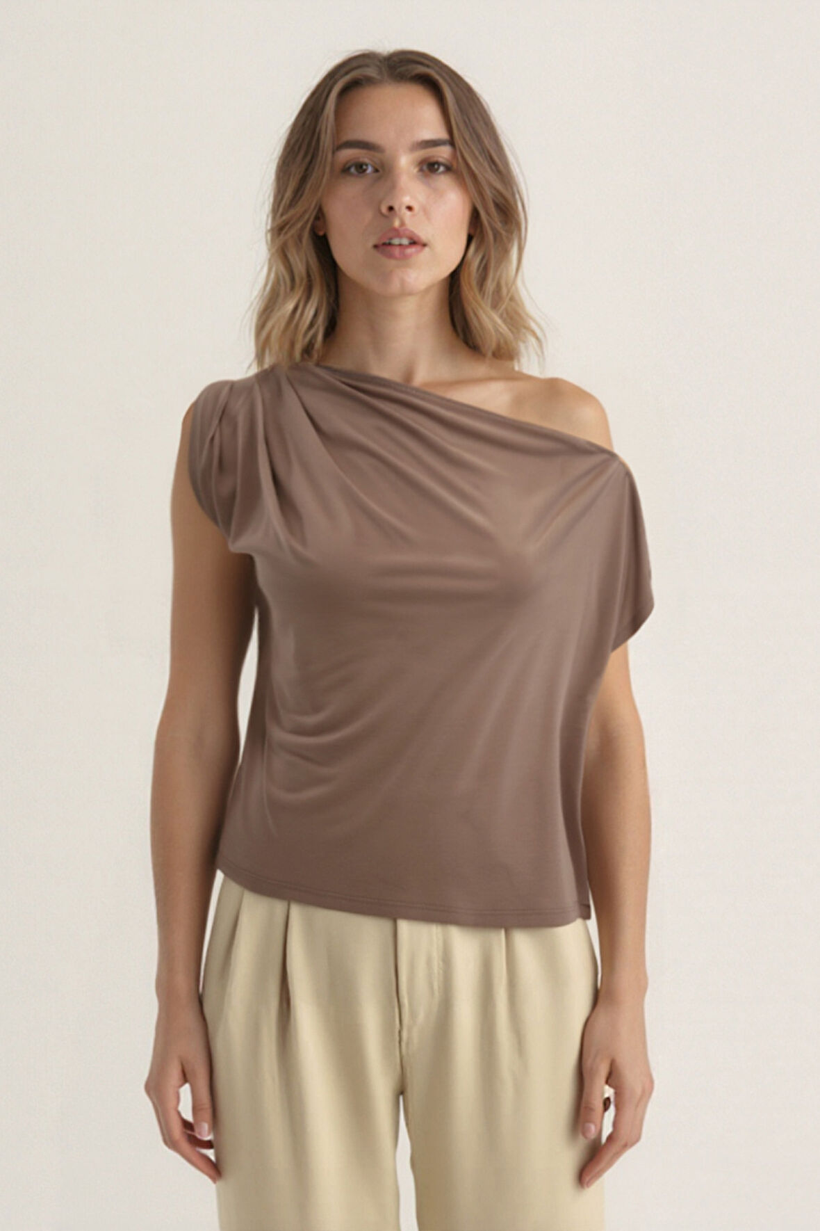 Tek Omuzu Büzgü Detaylı Bluz