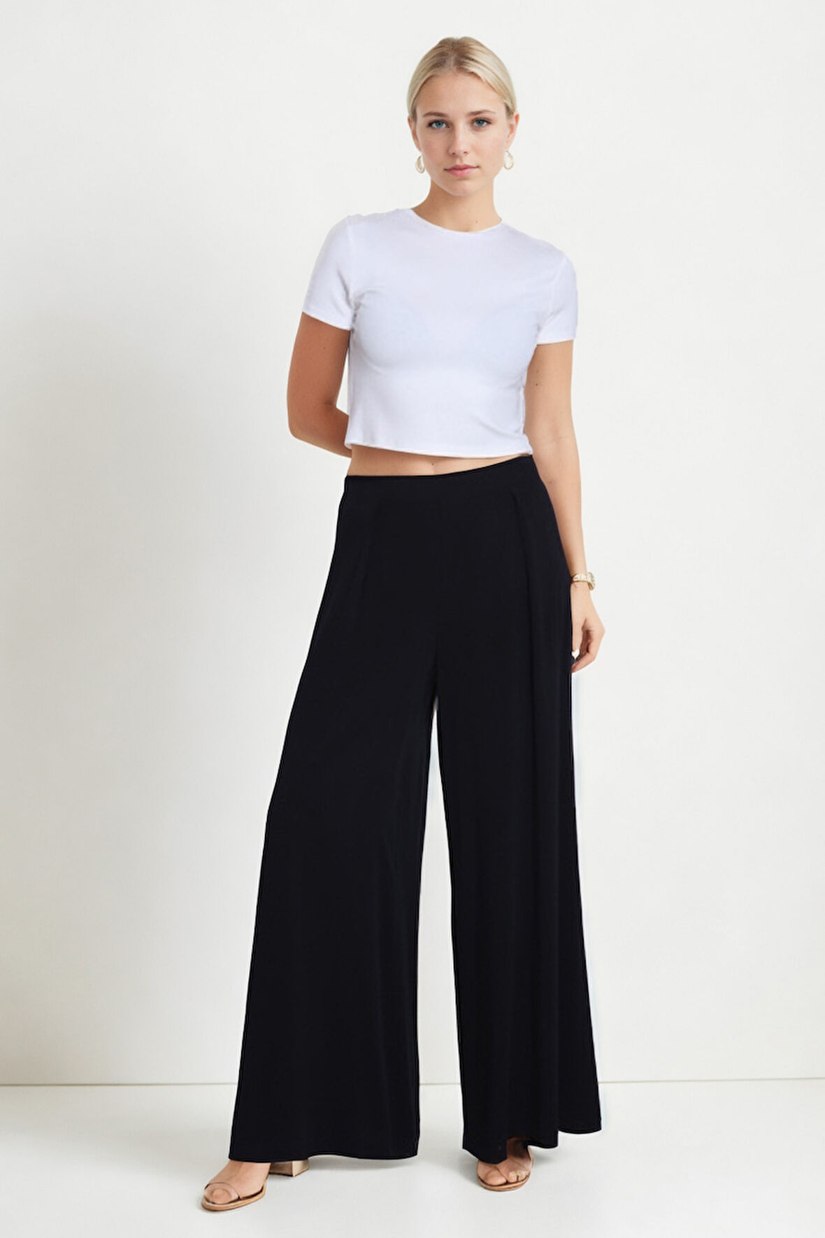 Pile Detaylı Geniş Paça Pantolon