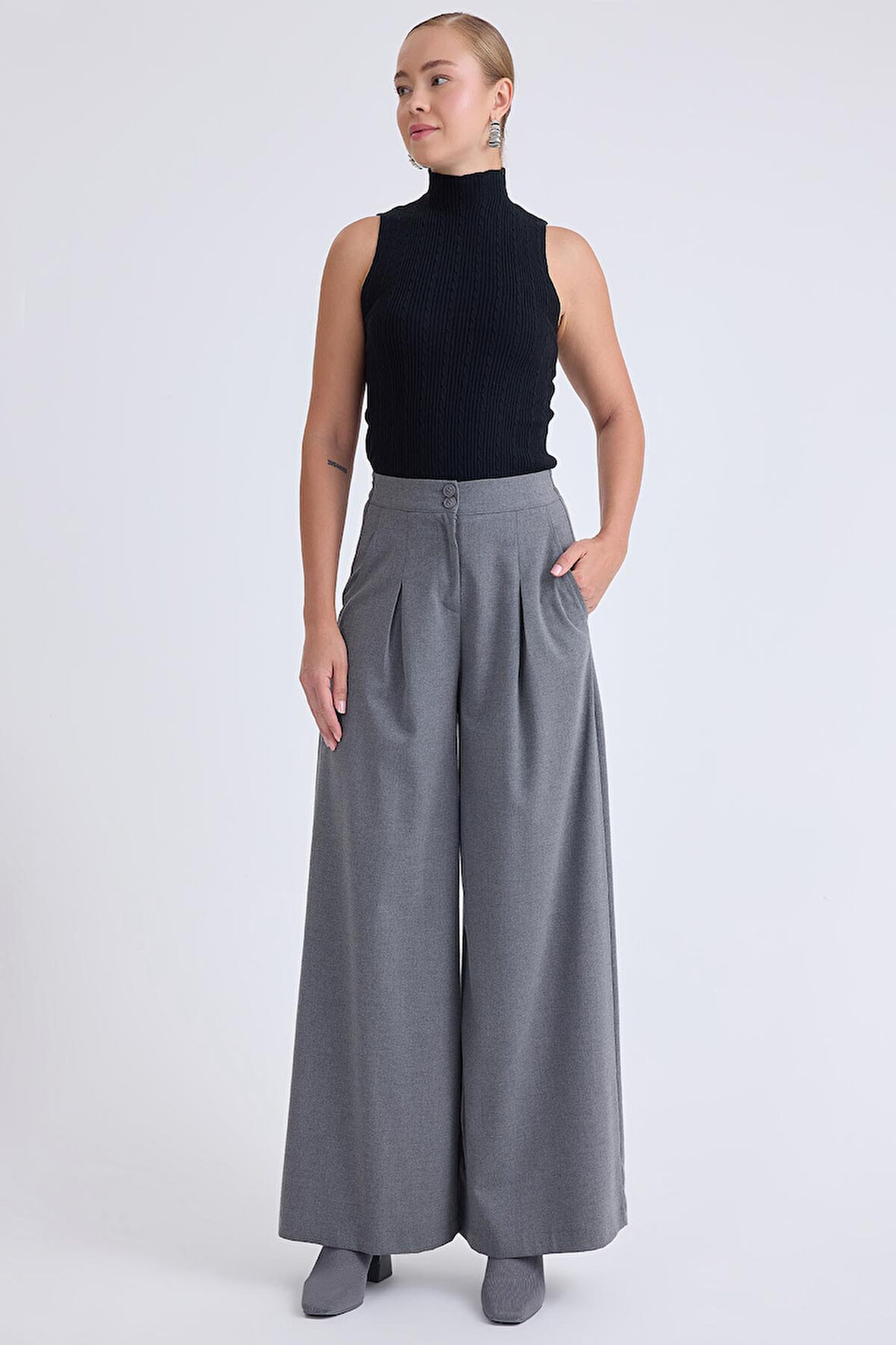 İki Düğme Beli Lastikli Pileli Pantolon