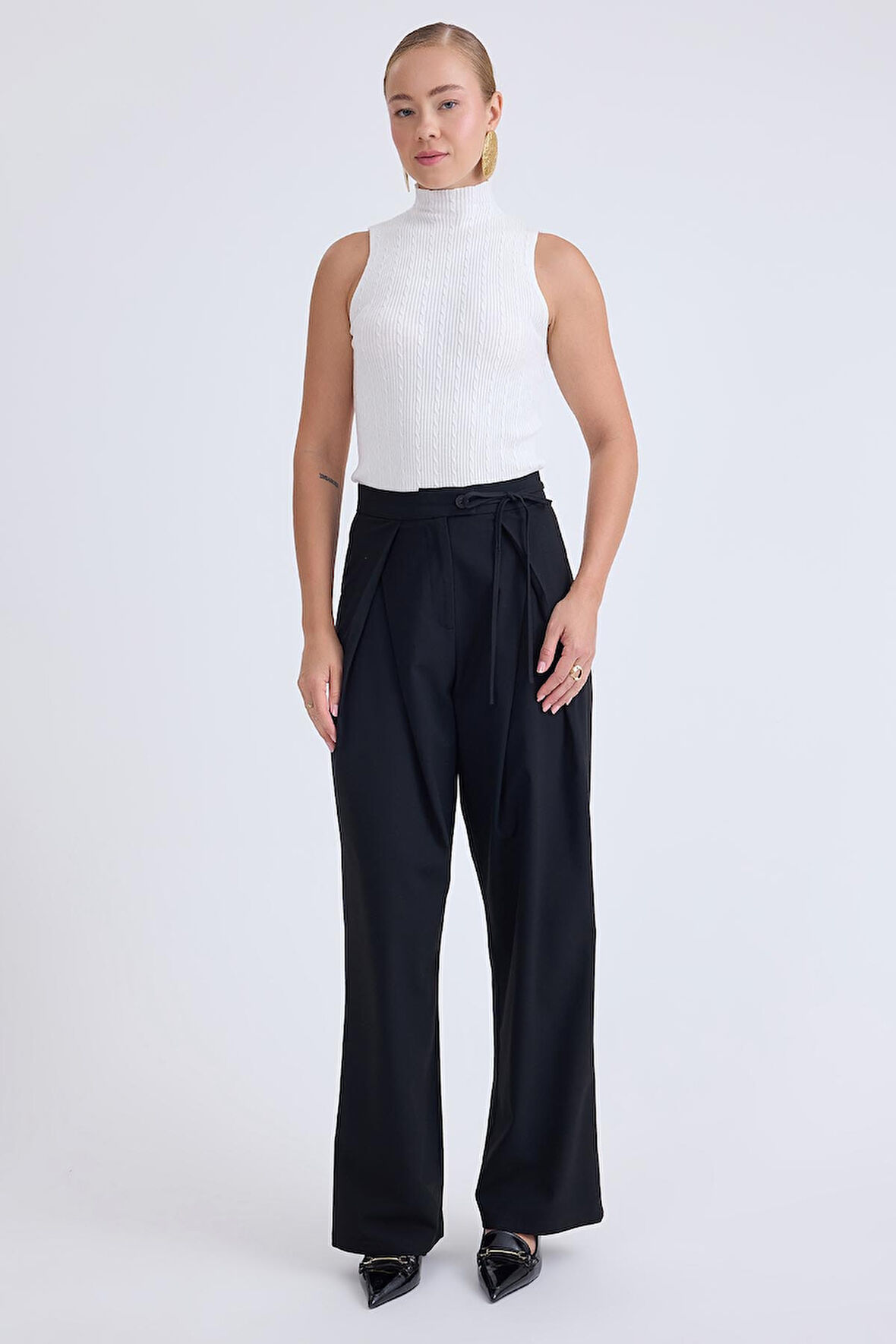 Beli Bağcıklı Geniş Paça Pantolon