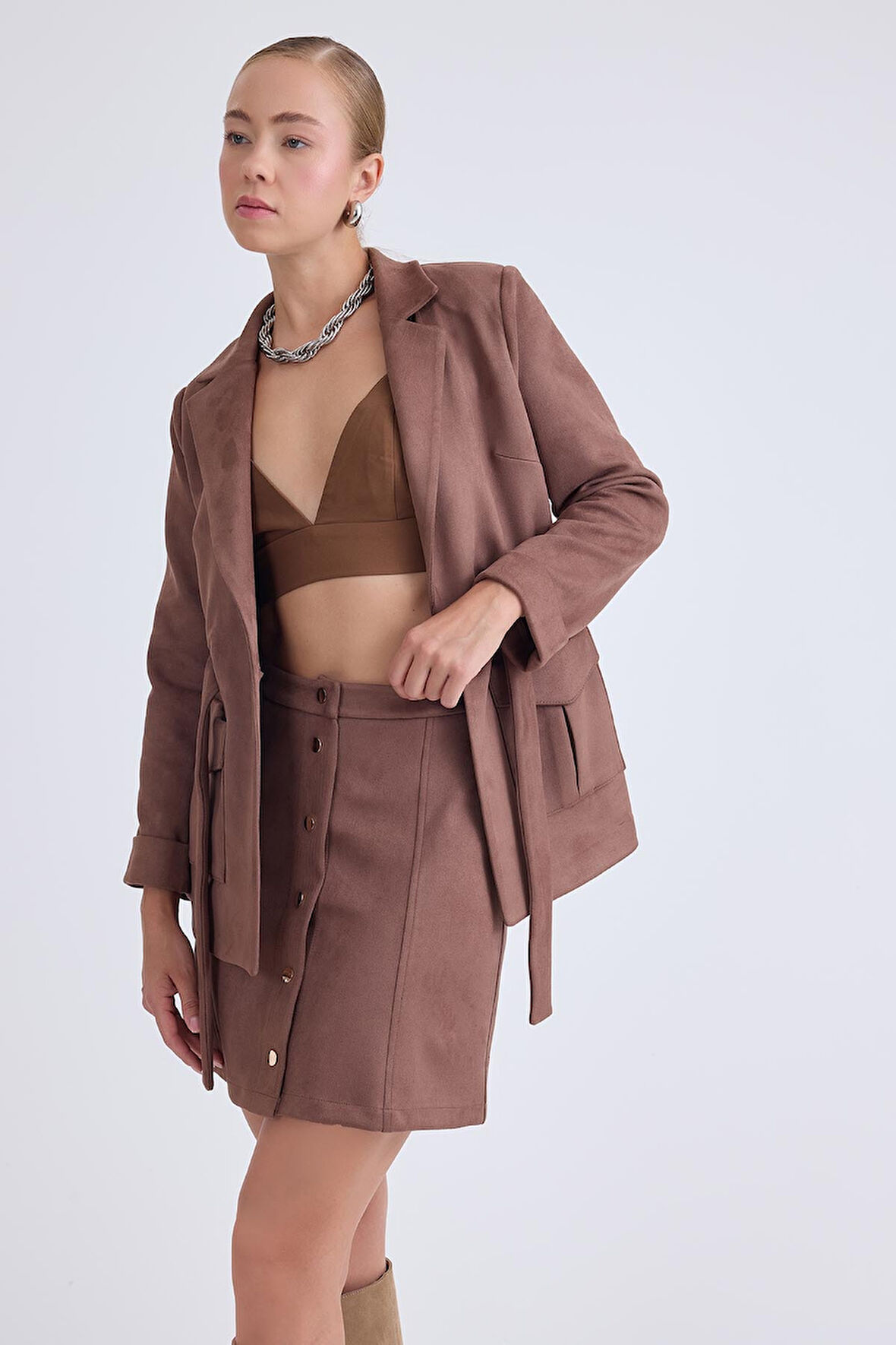 Önü Düğmeli Mini Süet Etek