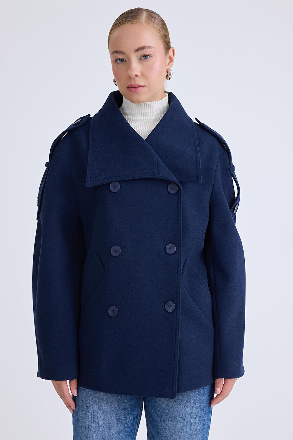 Apolet Detaylı Kısa Kaşe Kaban