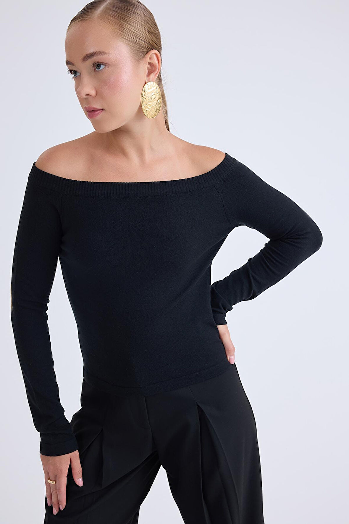 Kayık Yaka Uzun Kol Triko Bluz