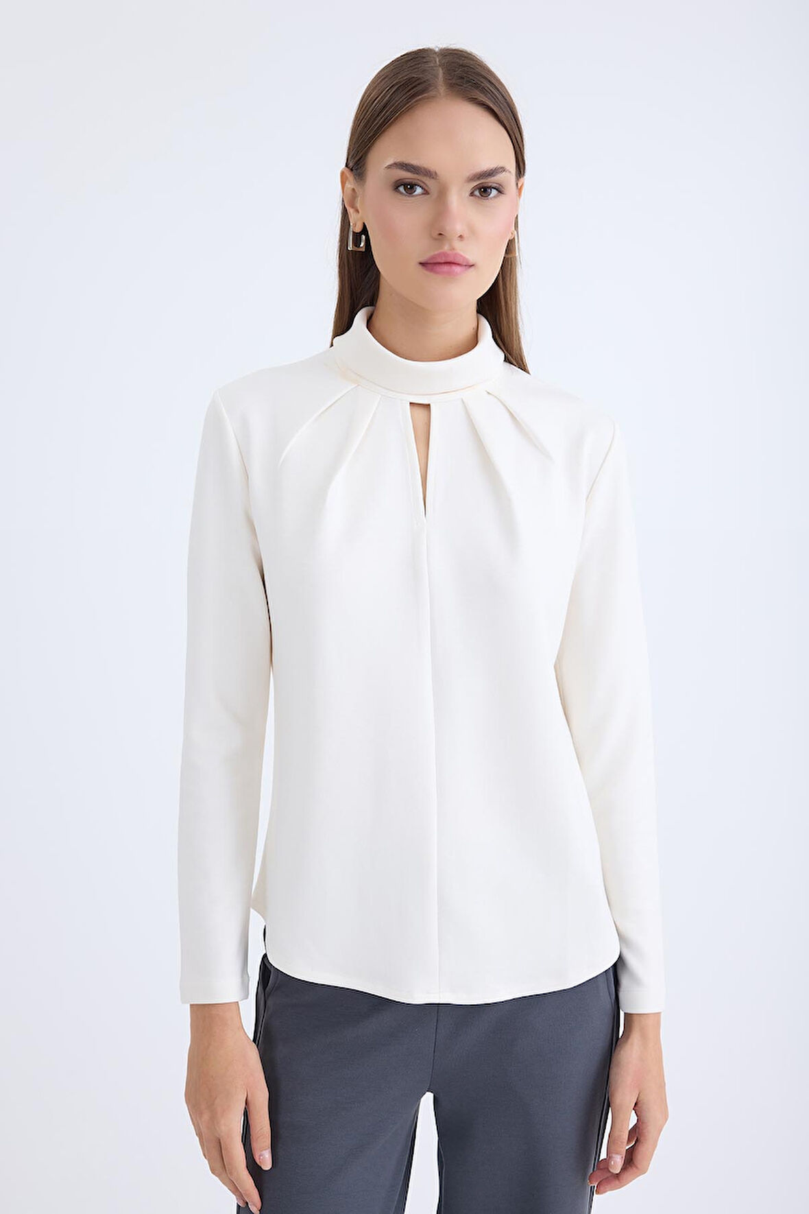 Önü Detaylı Uzun Kol Bluz