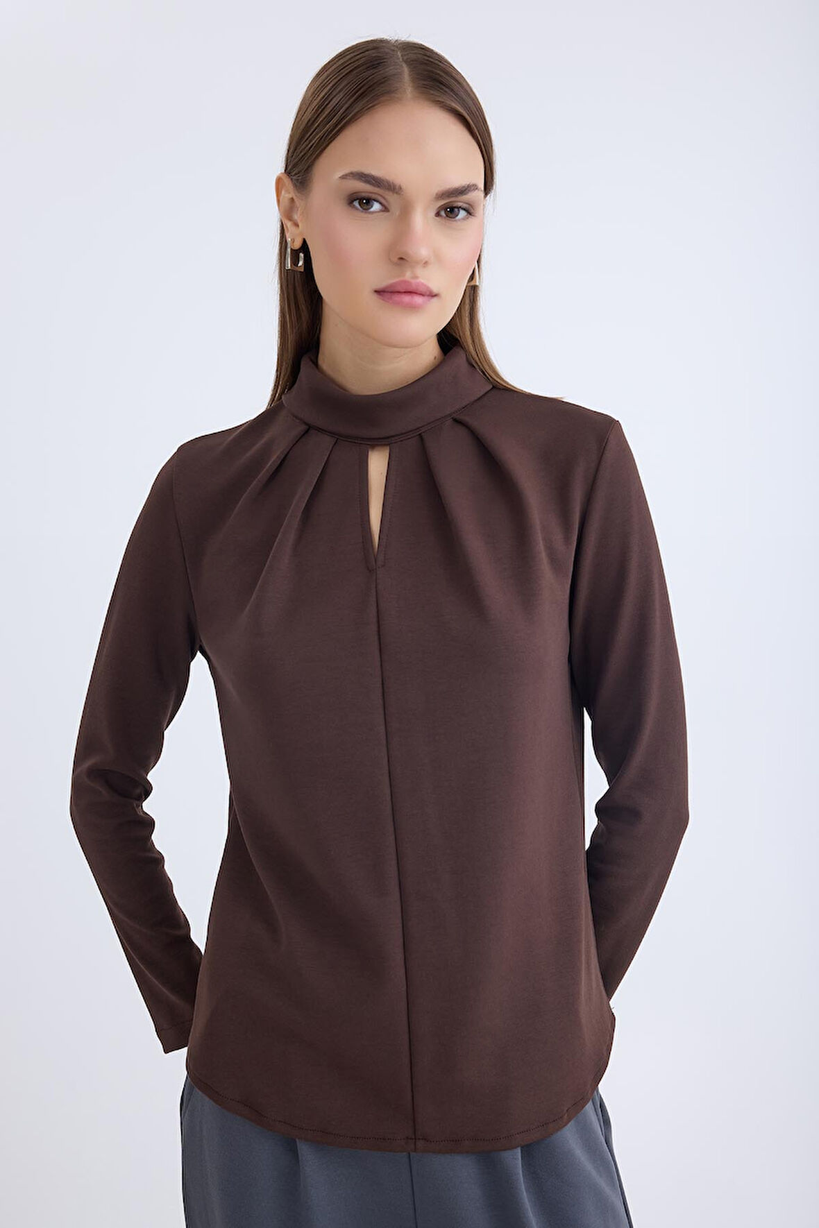 Önü Detaylı Uzun Kol Bluz