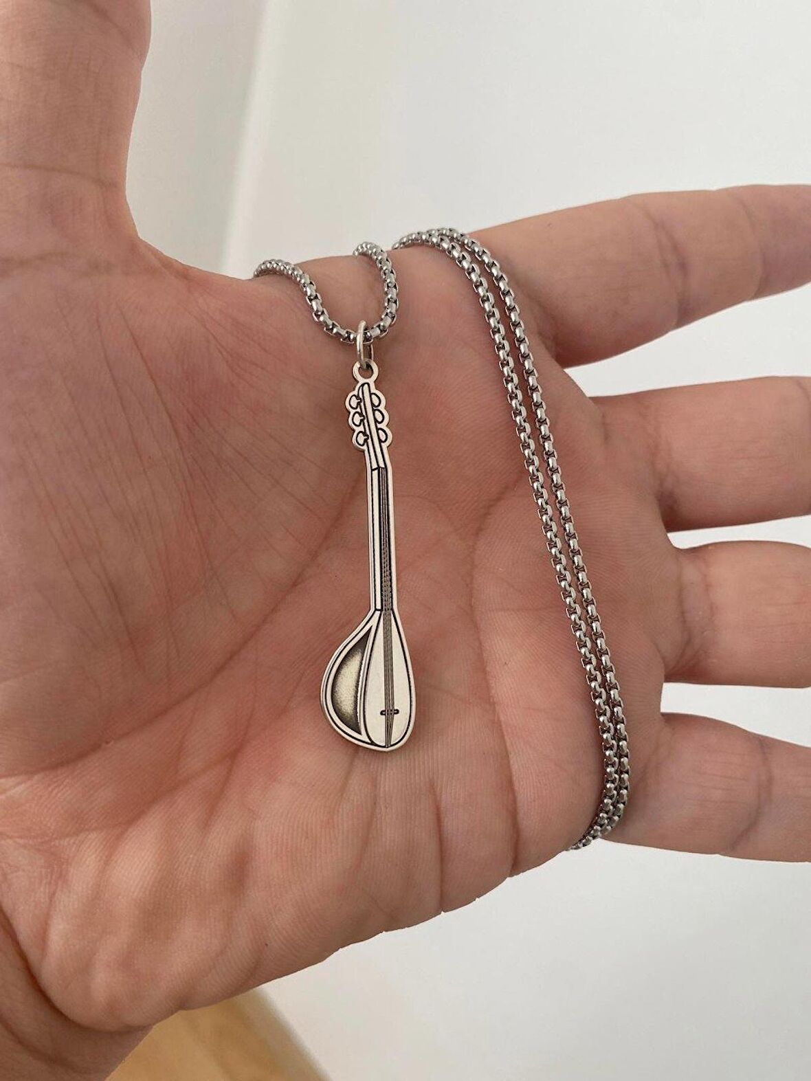 Herşey Nota Bağlama Saz Kolye 925 Ayar Gümüş
