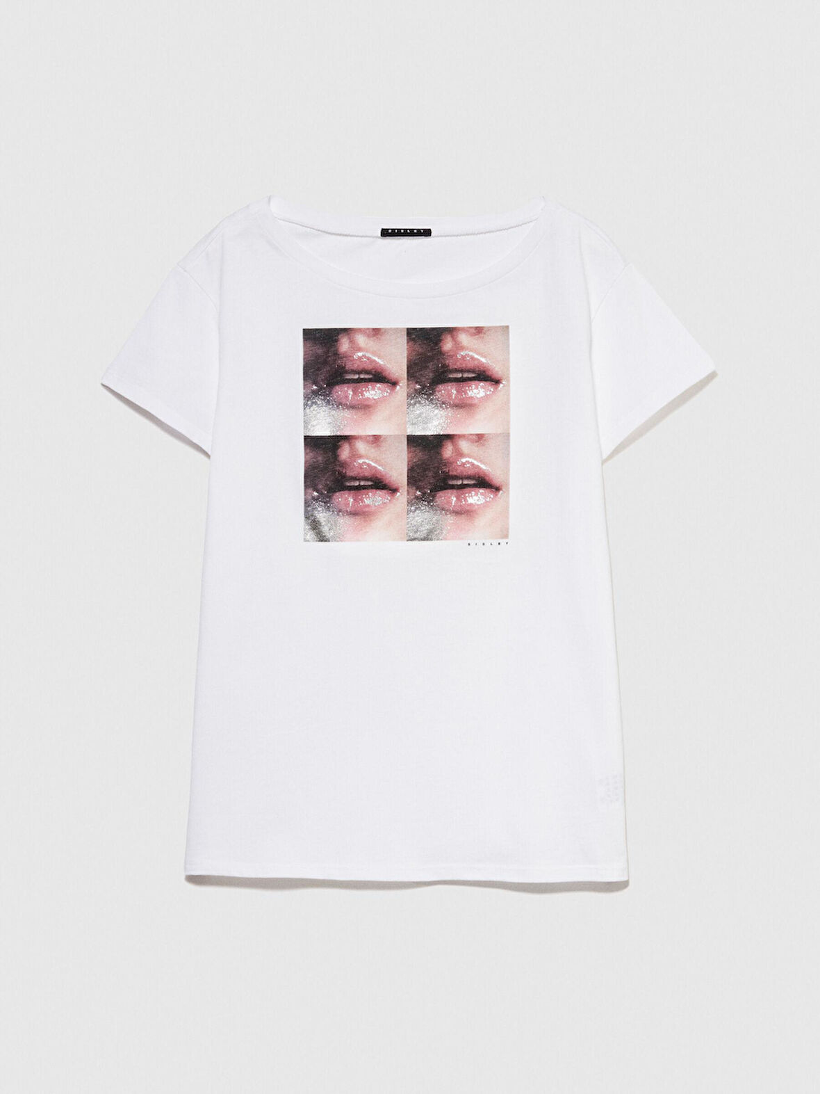 %100 Pamuk Fotoğraf Baskılı Geniş Yaka T-Shirt Kadın Beyaz T-Shirt - 324P3I1XL104T