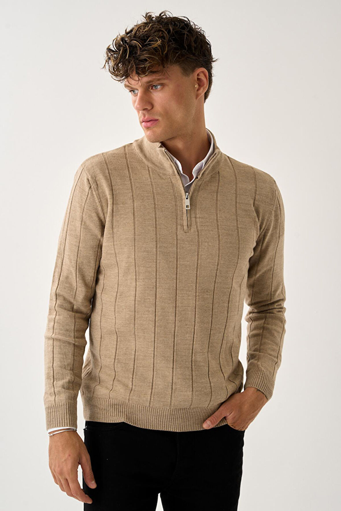 Dikey Dokuma Desenli Fermuarlı Triko Kazak