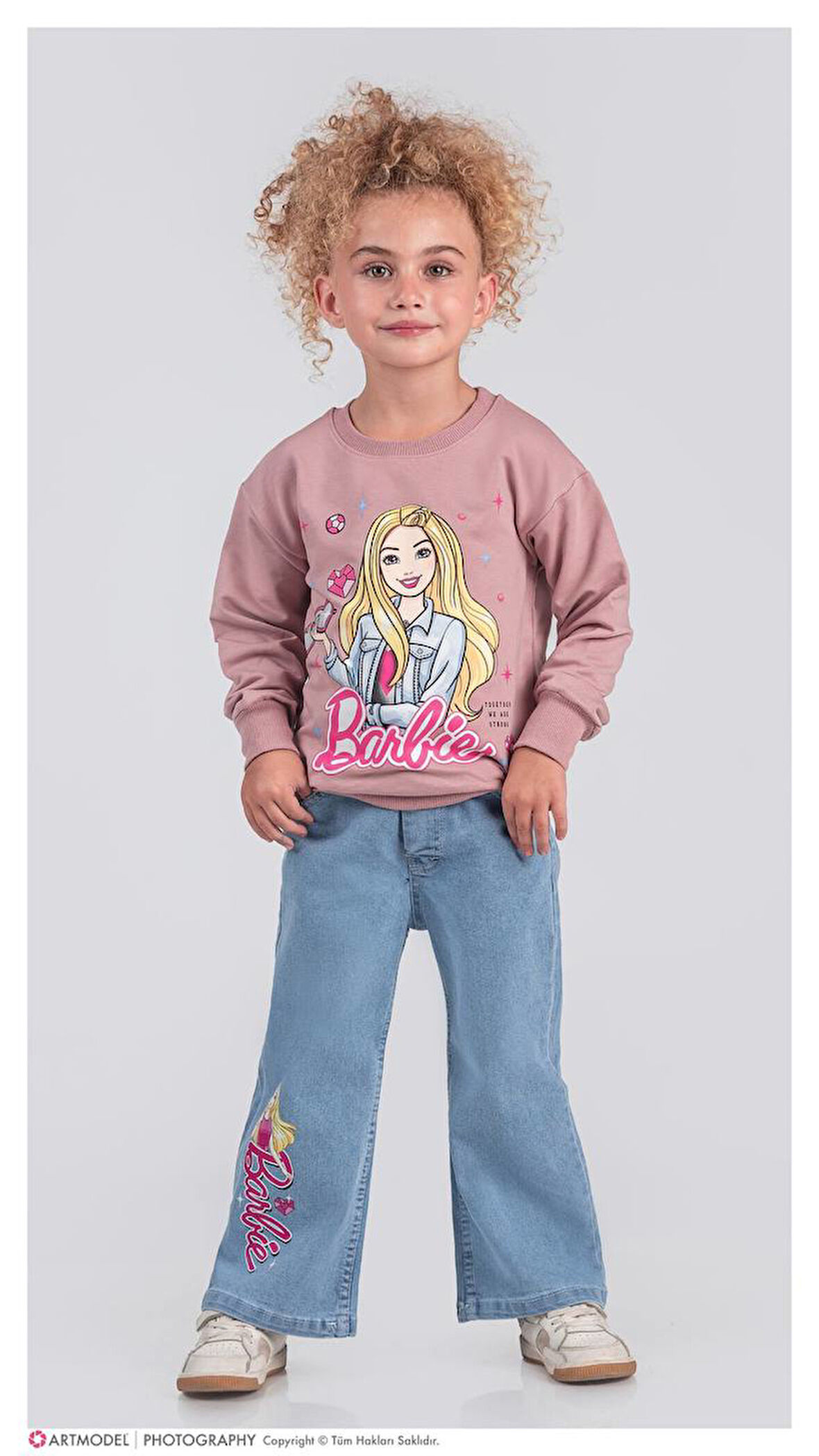 PJK2İKT Barbie Desenli 2 İp %100 Pamuk Kız Çocuk Kot Pantolonlu Takımı 3-10 Yaş 8226