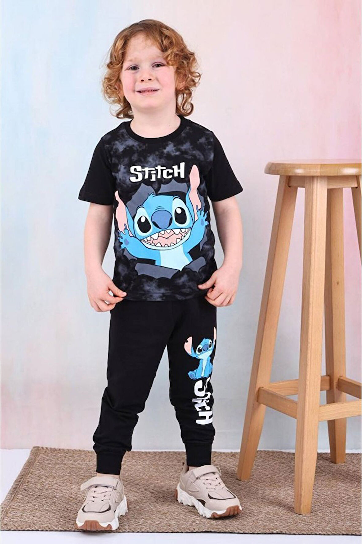 PJKKE Stitch Desenli Siyah Eşofmanlı Erkek Çocuk Kısa Kol Takım 3-10 Yaş 7446-S