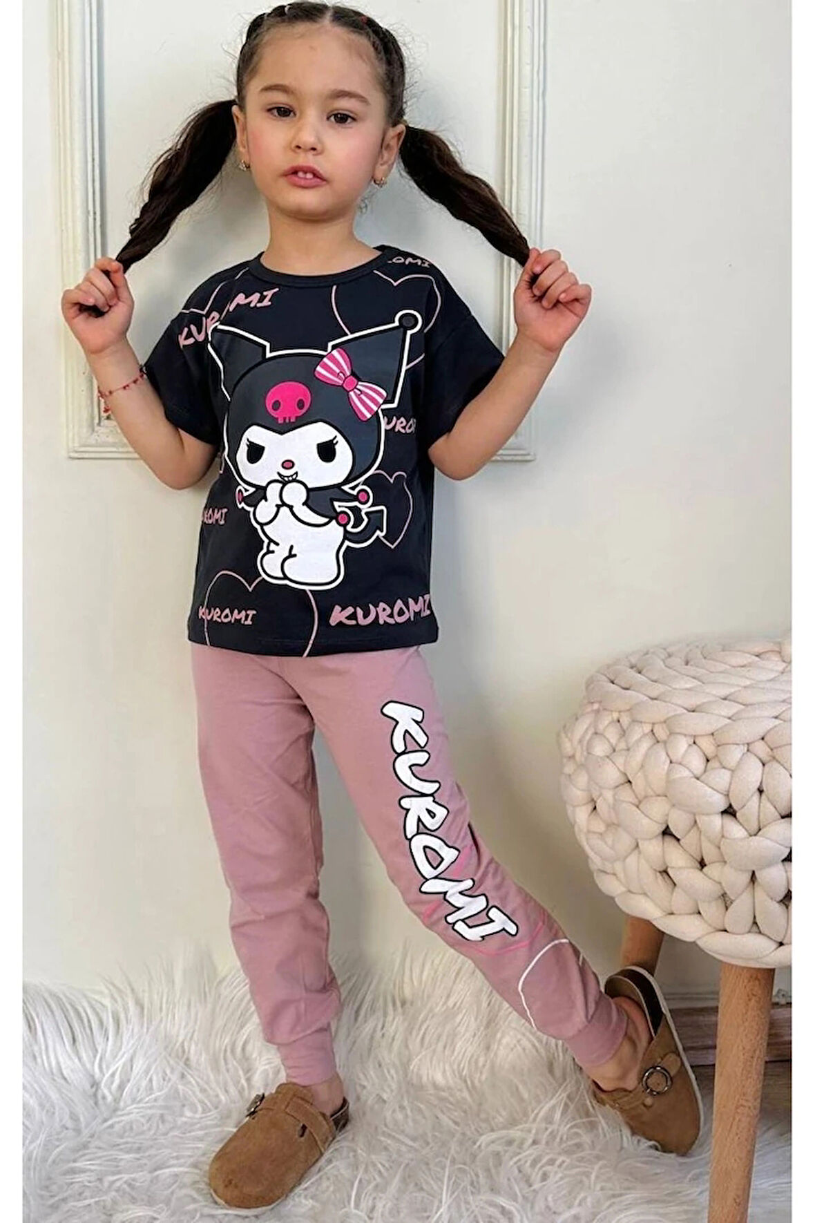 PJKKE Kuromi Desenli Gül Kurusu Eşofmanlı Kız Çocuk Kısa Kol Takım 3-10 Yaş 7411-GK