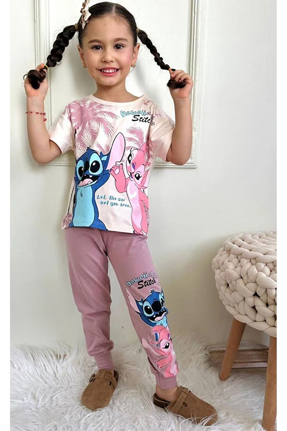 PJKKE Stitch Desenli Gül Kurusu Eşofmanlı Kız Çocuk Kısa Kol Takım 3-10 Yaş 7435-GK