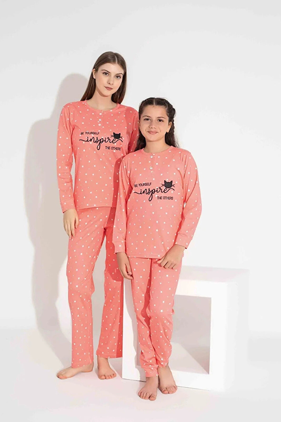 TARP Somon Yıldızlı İnterlok Kız Çocuk Pijama Takımı 6-15 Yaş 2721-2722-S