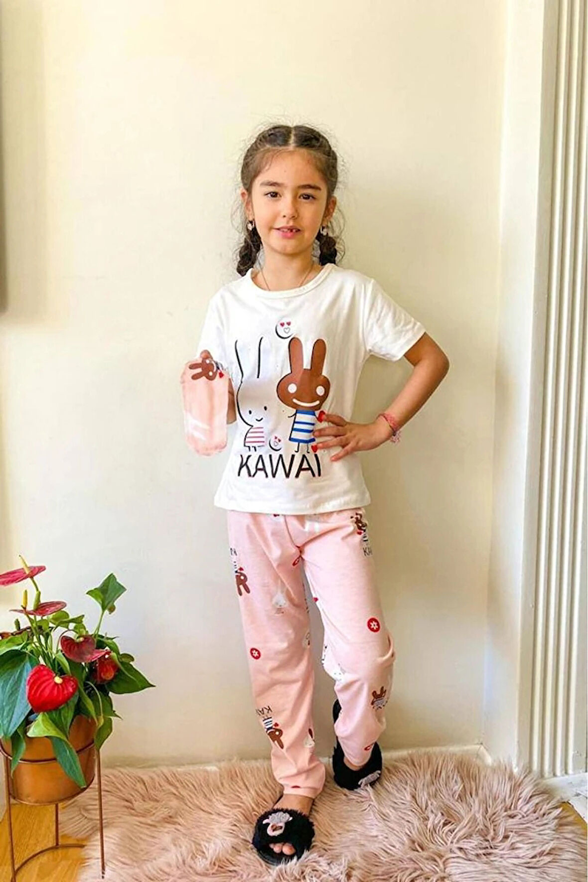 Tavşancık Desenli Ekru Kız Çocuk Kısa Kol Pijama Takımı 4-12 Yaş 523