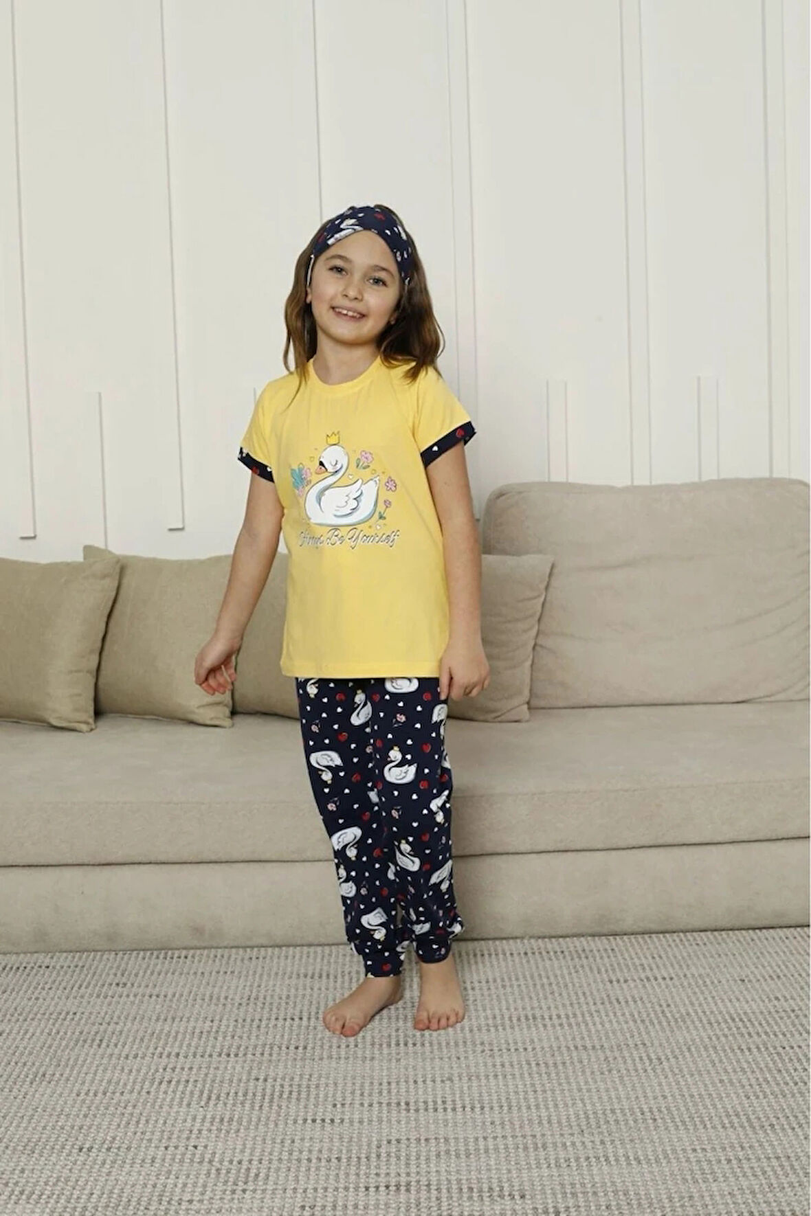 KAPİP Sarı Kuğu Baskılı Kısa Kollu Kız Çocuk Pijama Takımı 11-15 Yaş 8052-S