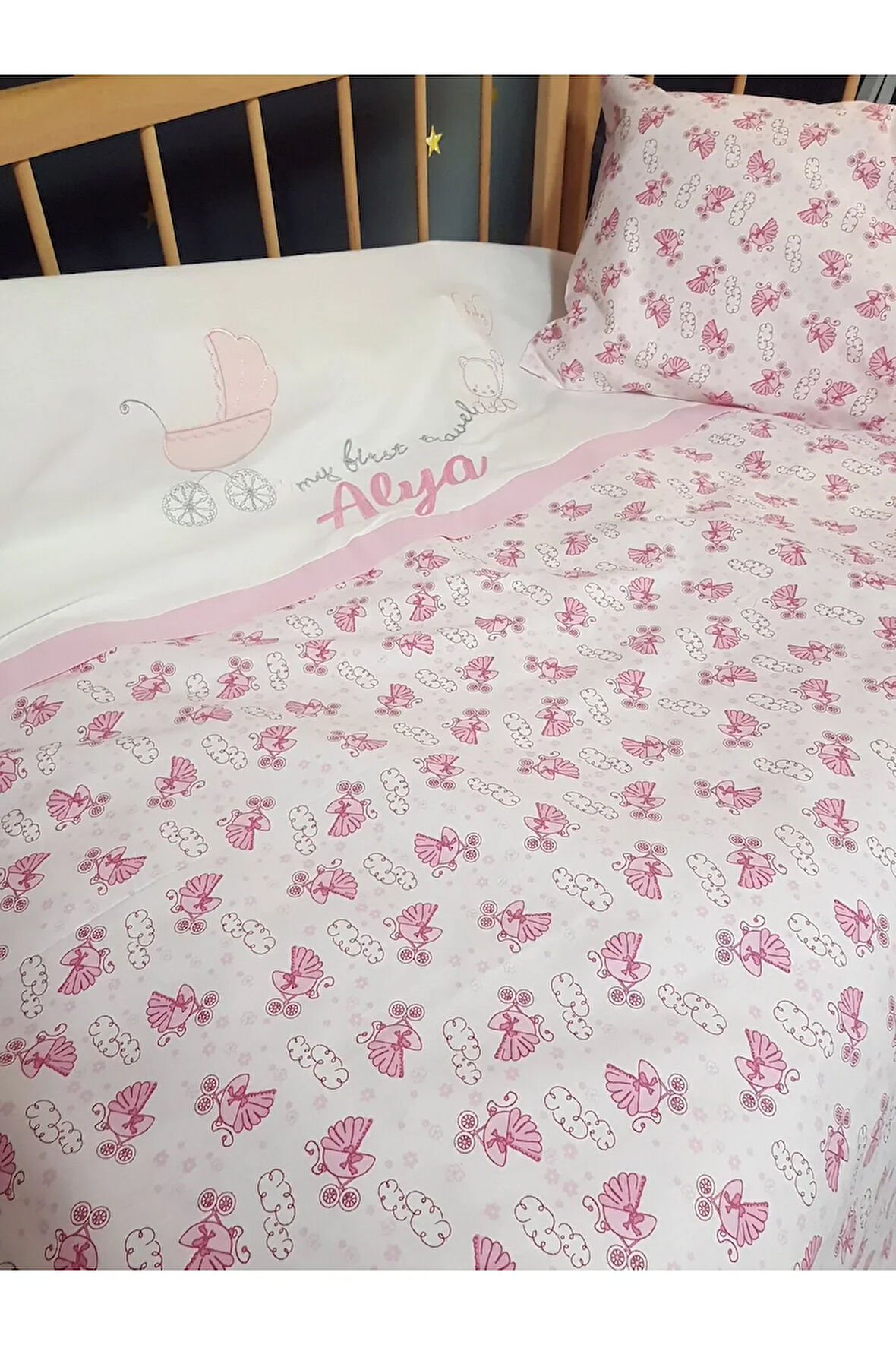 İsimli Nakışlı Bebek Uyku Seti - 5 Parça - %100 Pamuk - 100x150 cm Yorganlı