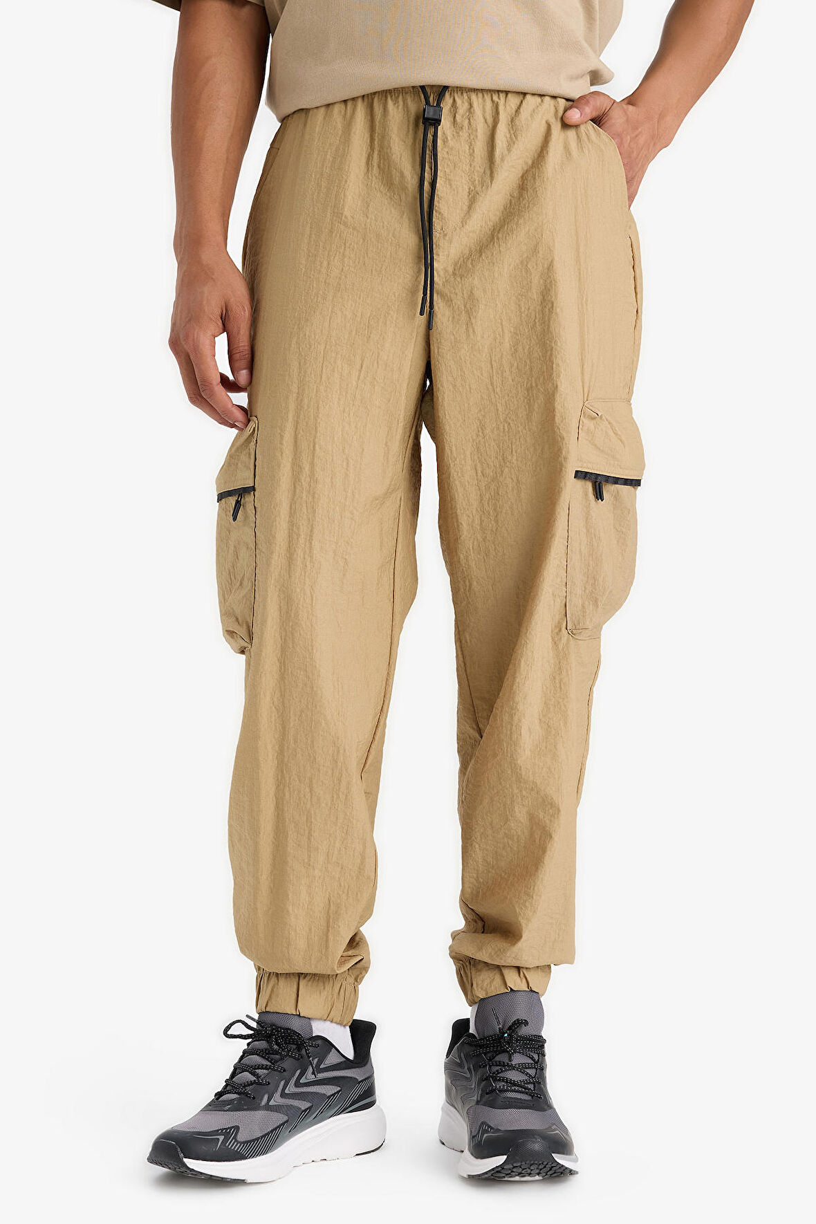 DeFactoFit Oversize Geniş Kalıp Kargo Cepli Sporcu Dokuma Pantolon C1528AX24SMBG315