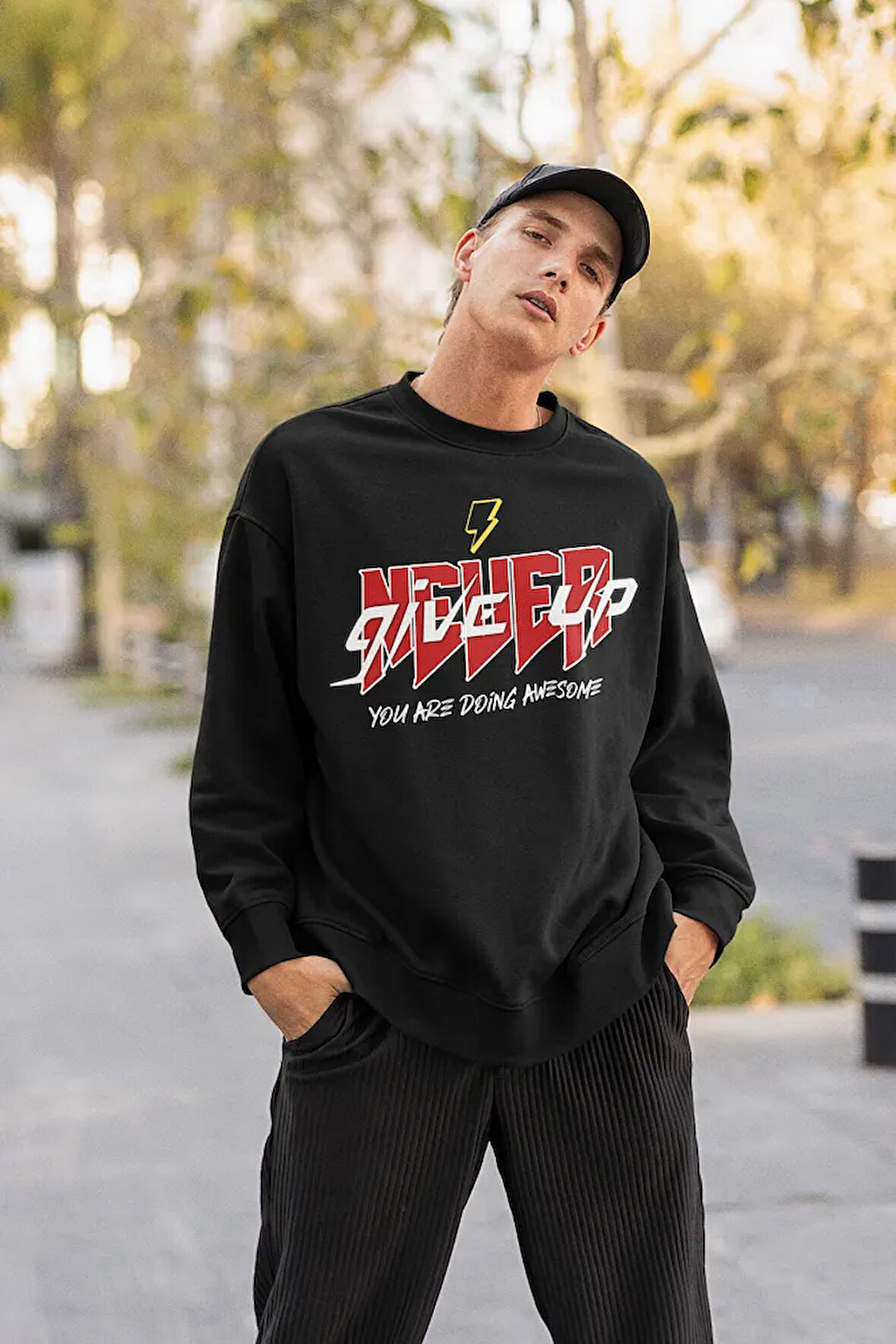 Never Give Up Yazılı Unisex Oversize Tasarım Sweatshirt