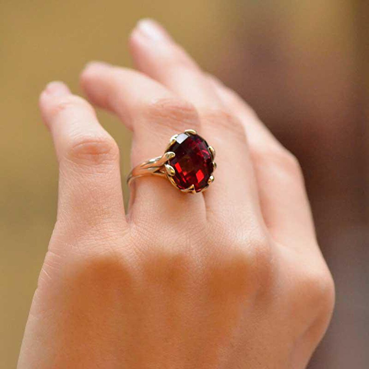 14 Ayar Altın Kırmızı Taşlı Yüzük