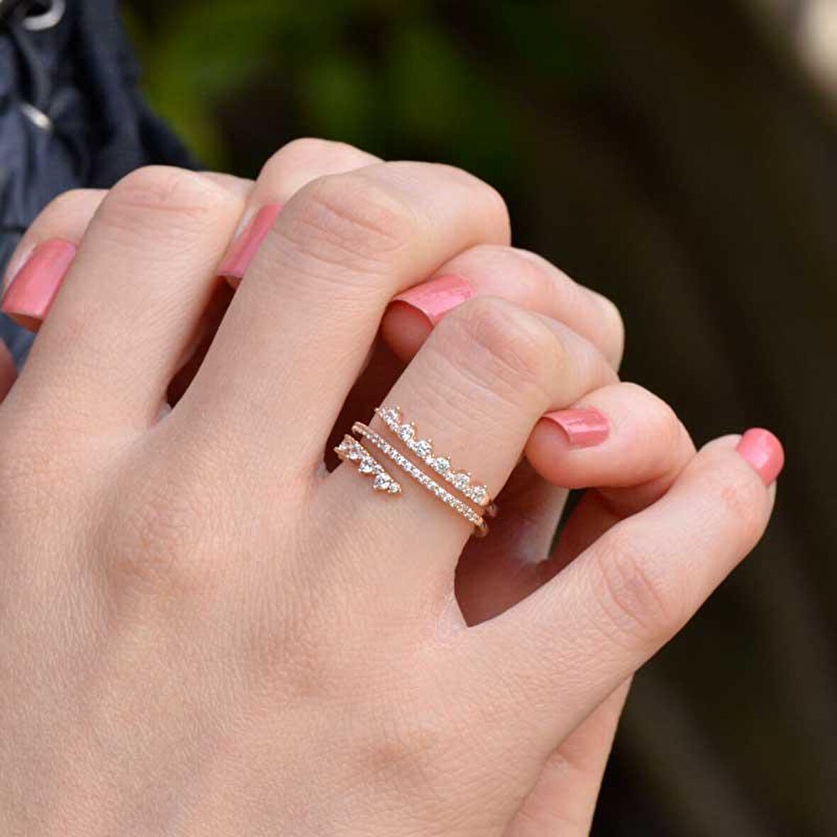 14 Ayar Altın Üç Sıra Taşlı Yüzük