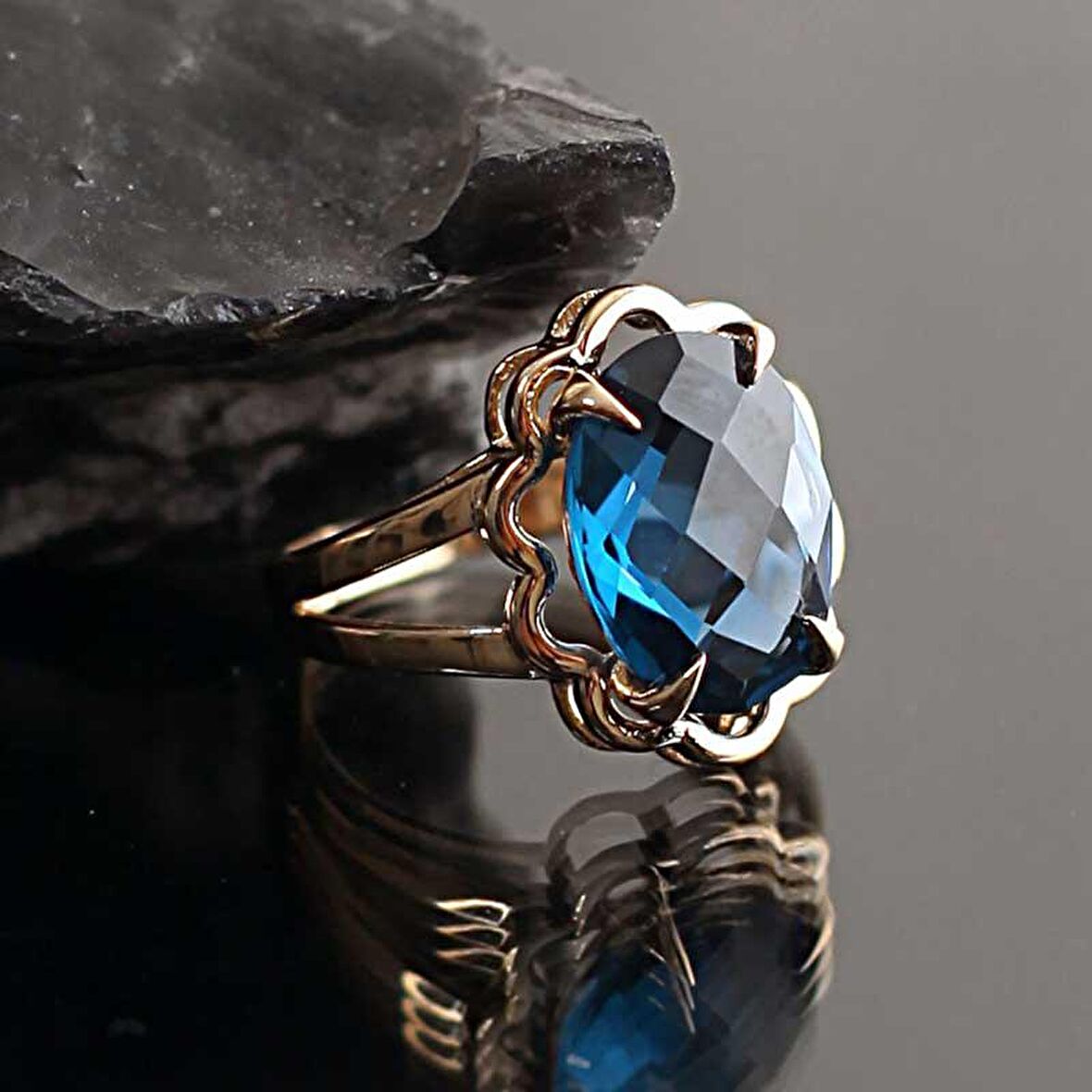 14 Ayar Altın Mavi Topaz Taşlı Yüzük