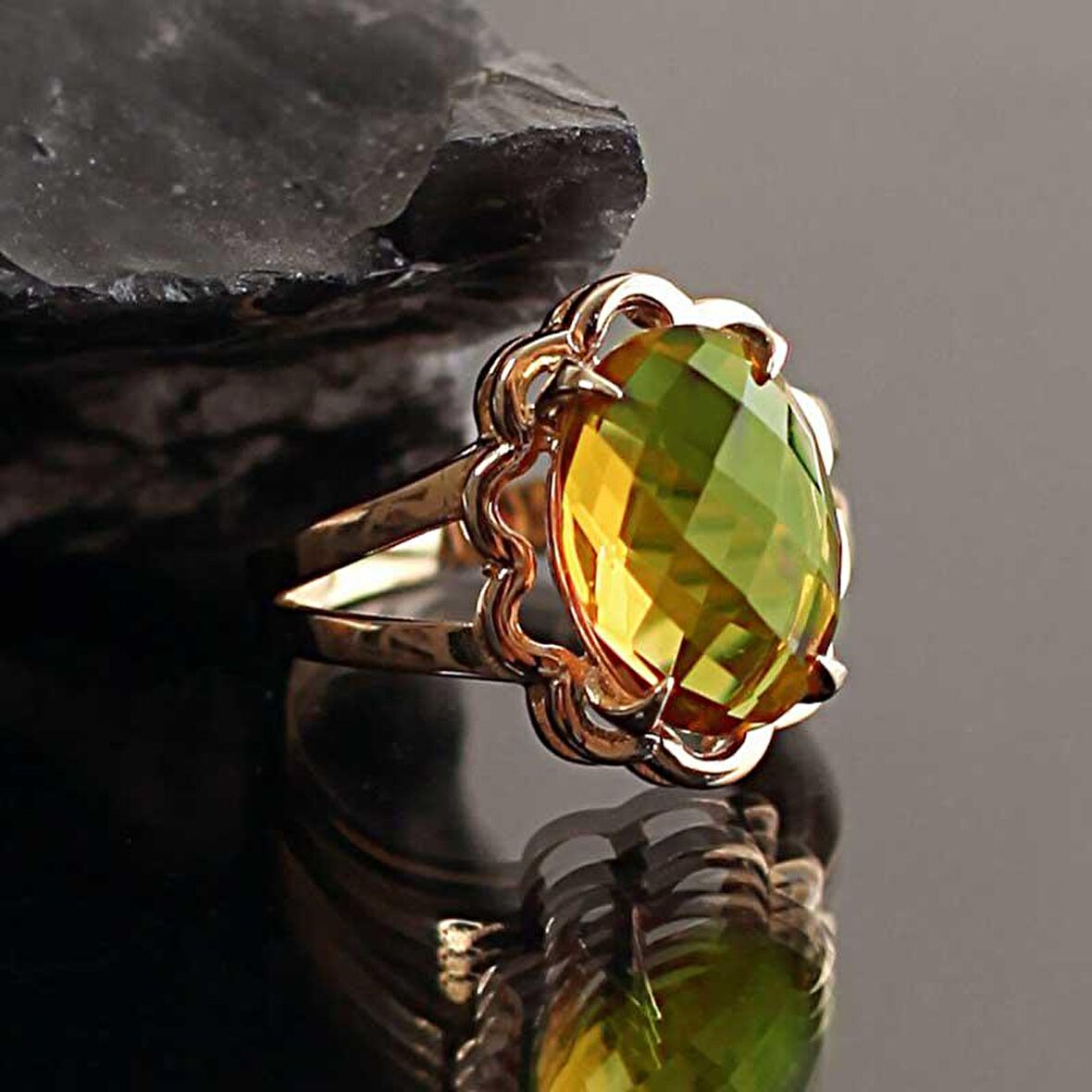 14 Ayar Altın Zultanit Taşlı Yüzük