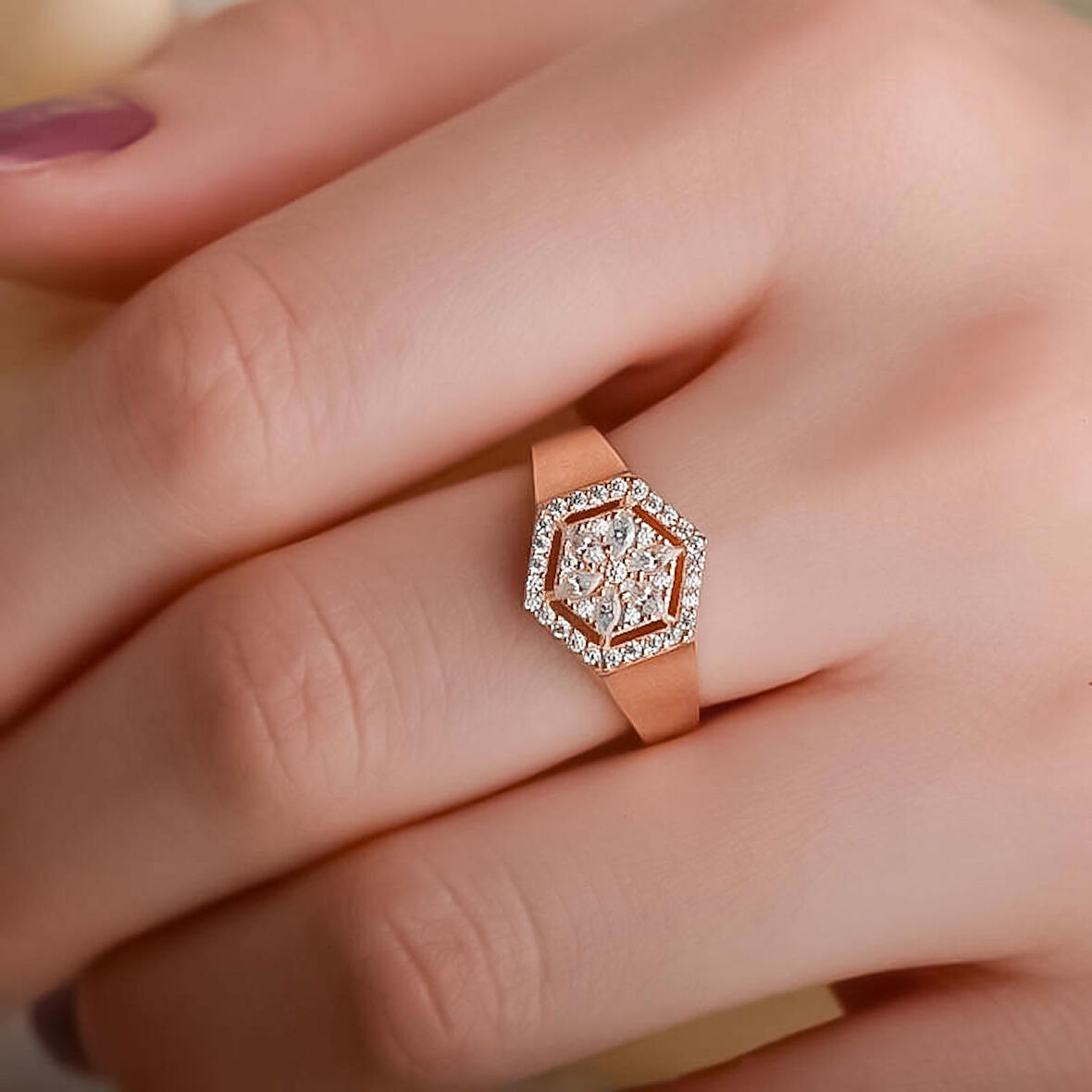 14 Ayar Rose Altın Taşlı Yüzük AY08784