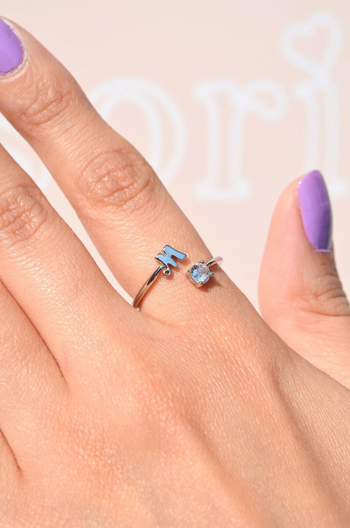 Harf Yüzük M Gümüş Renkli