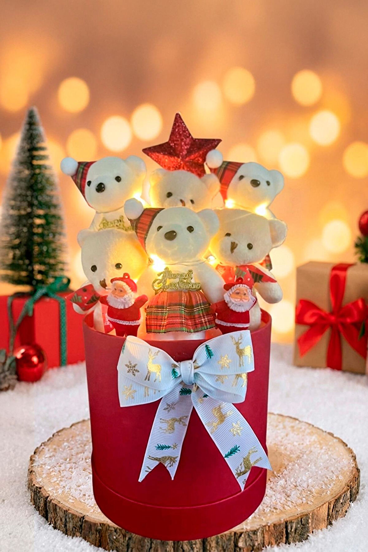 Yeniyıl ÖZEL Seri: Premium Silindir Kutuda Yılbaşı Temalı LED Işıklı Yıldızlı -Noel Babalı, Özel Konsept Ayıcık Buketi