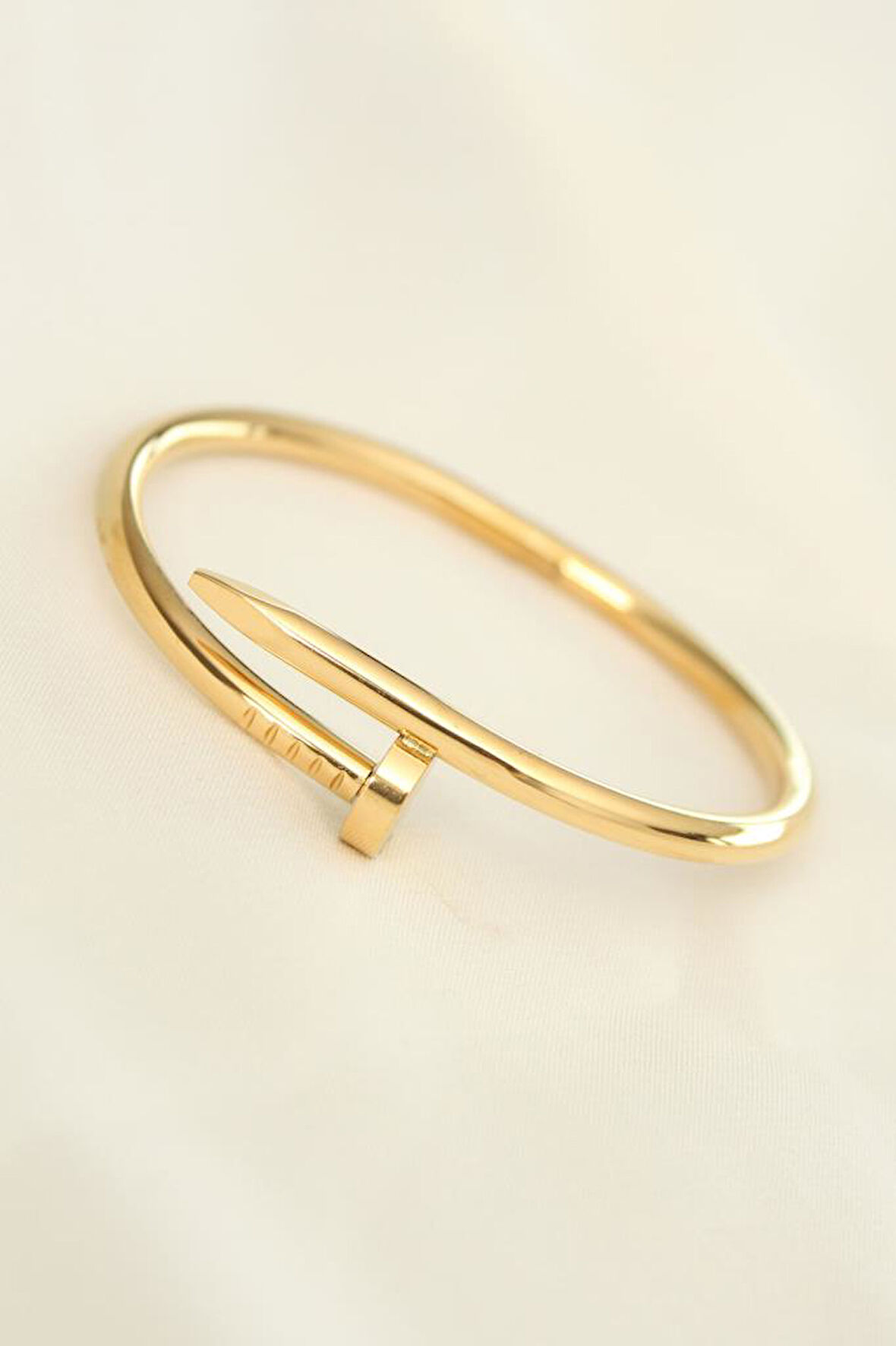 Narin Bilekler için Çelik Golden Çivi Bileklik