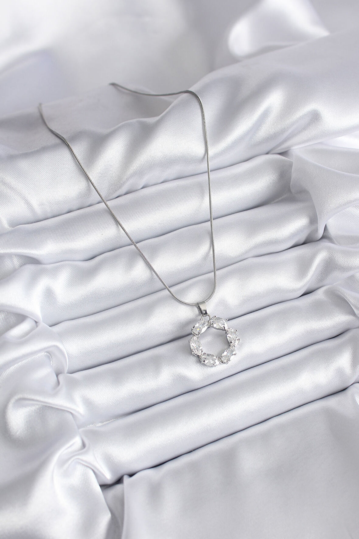 Zarif Kadın için Silver Çelik Zirkonlu Tarz Kolye