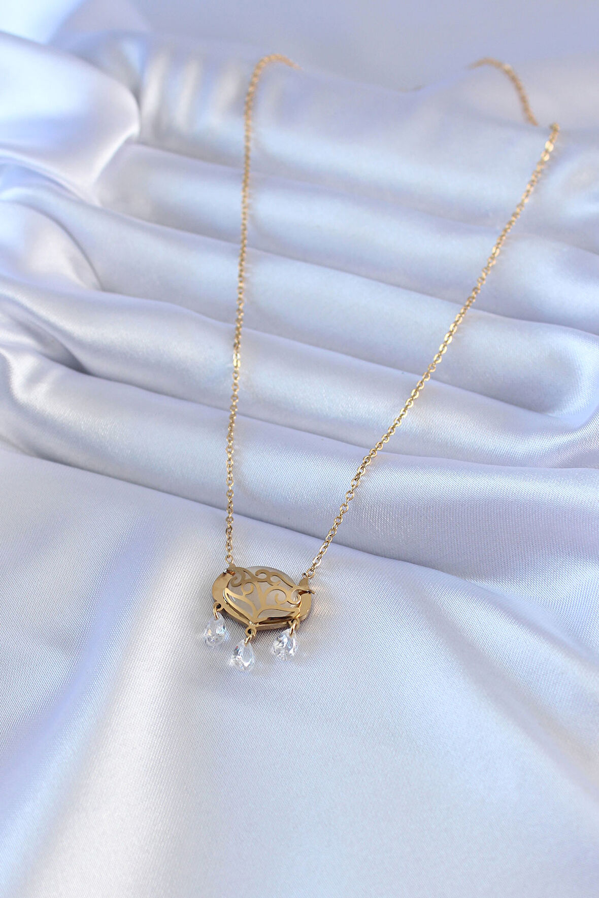 Zarif Kadın için Golden Çelik Lotus Zirkonlu Kolye