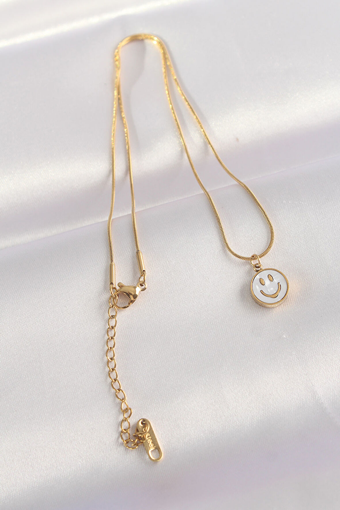 Zarif Kadın için Golden Çelik Zincir Mermer İşli Minik Smile Kolye