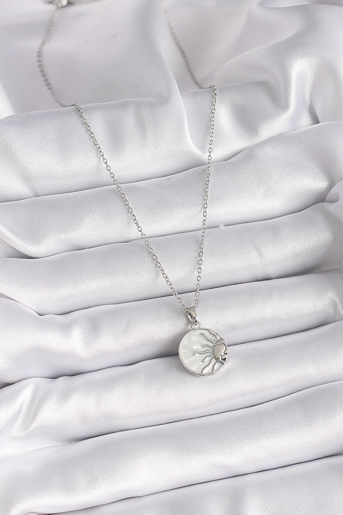 Zarif Kadın için Silver Çelik Zincir Beyaz Sedefli Gün Batımı Kolye
