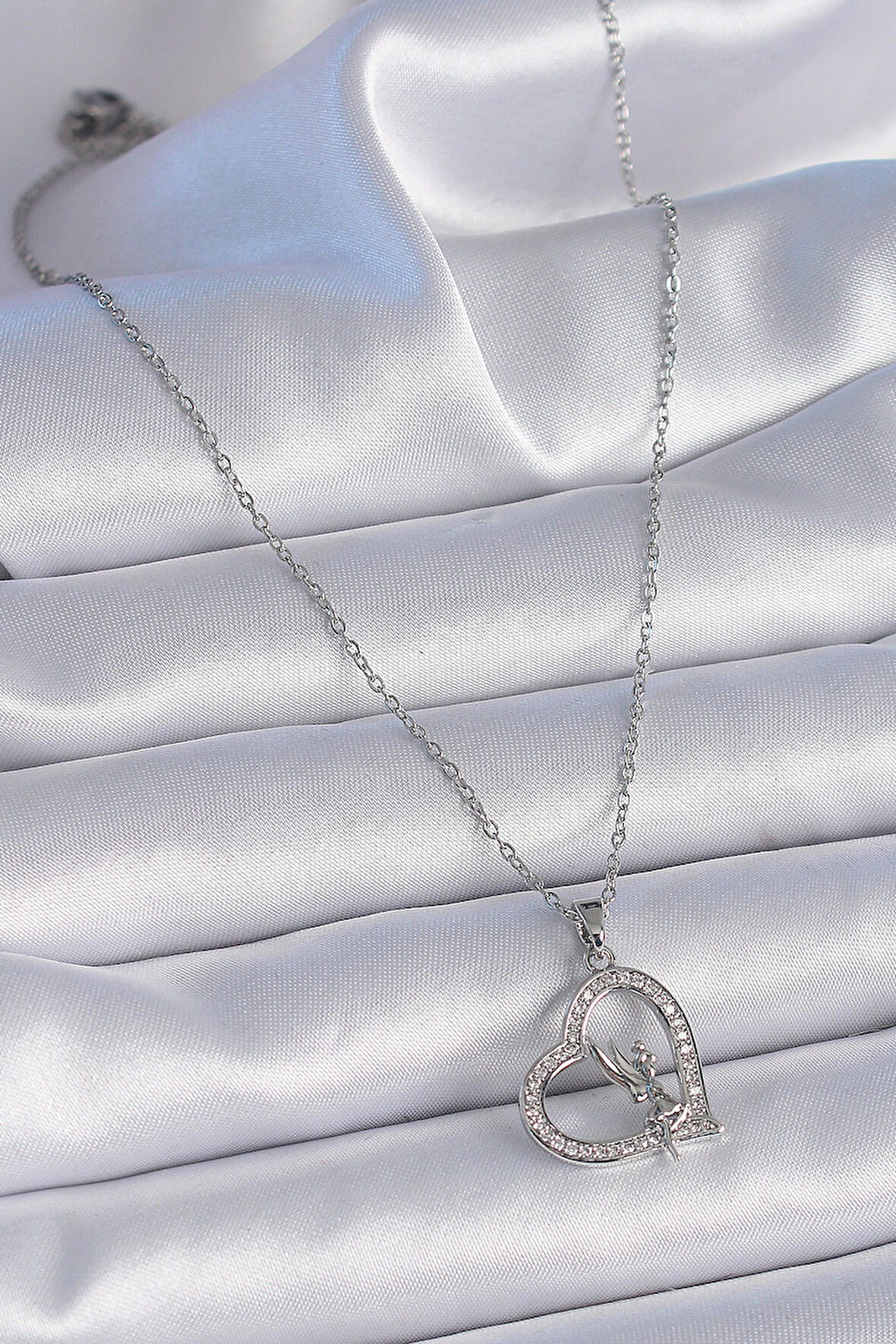 Zarif Kadın için Silver Çelik Zincir Zirkonlu Kalp Melek Kolye