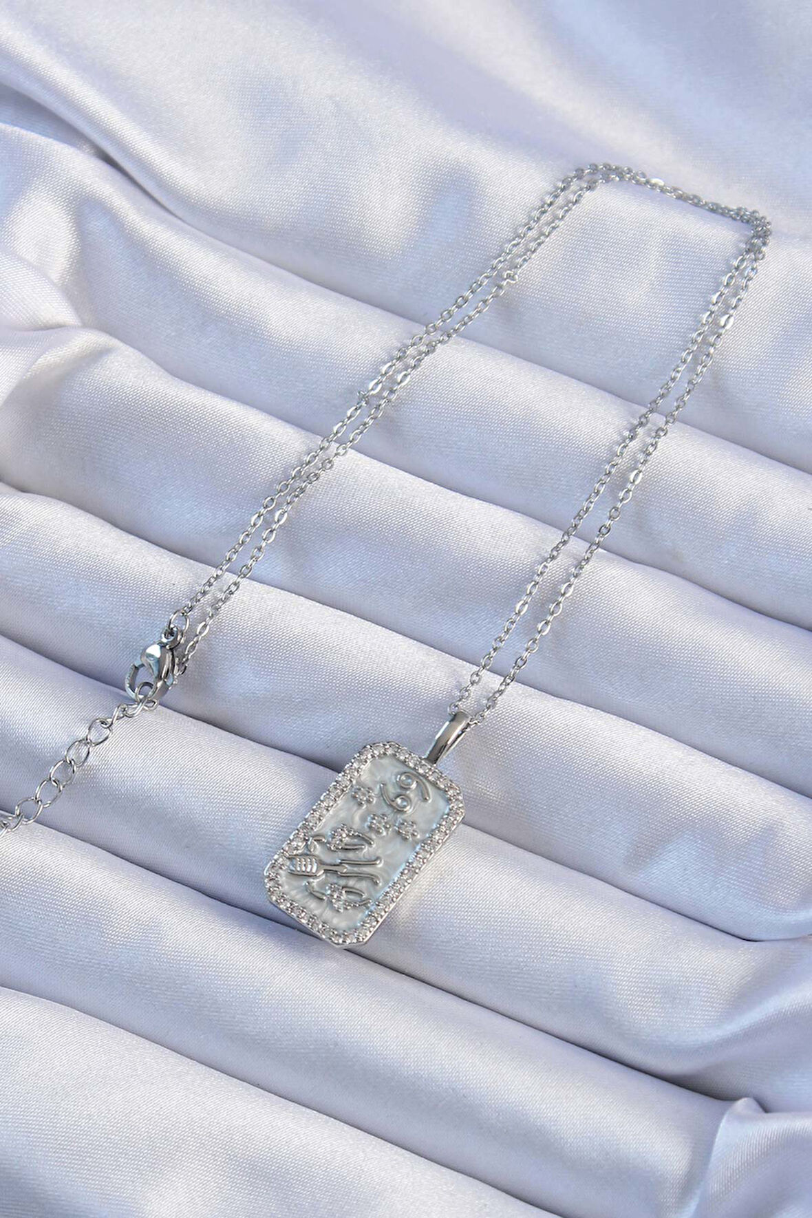 Zarif Kadın için Silver Çelik Zincir Zirkonlu Çerçeveli Stil Tarot Kolye