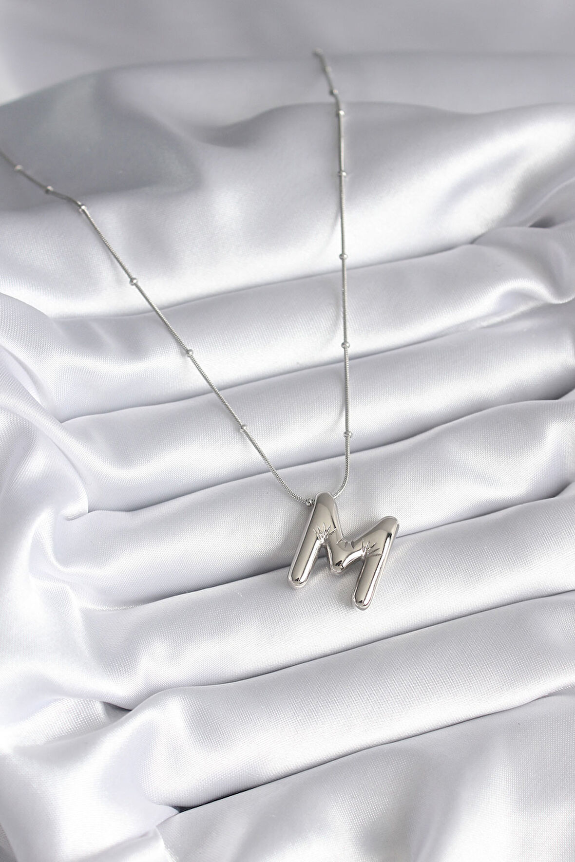 Zarif Kadın için Silver Çelik Baloncuk "M" Harf Kolye