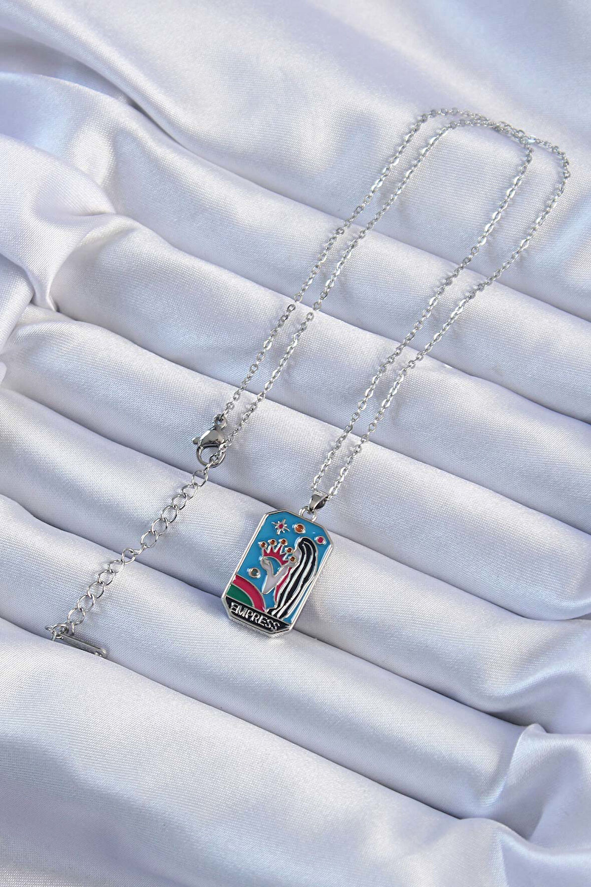 Zarif Kadın için Silver Çelik Zincir Taç ve Kız Renkli Mineli Tarot Kolye