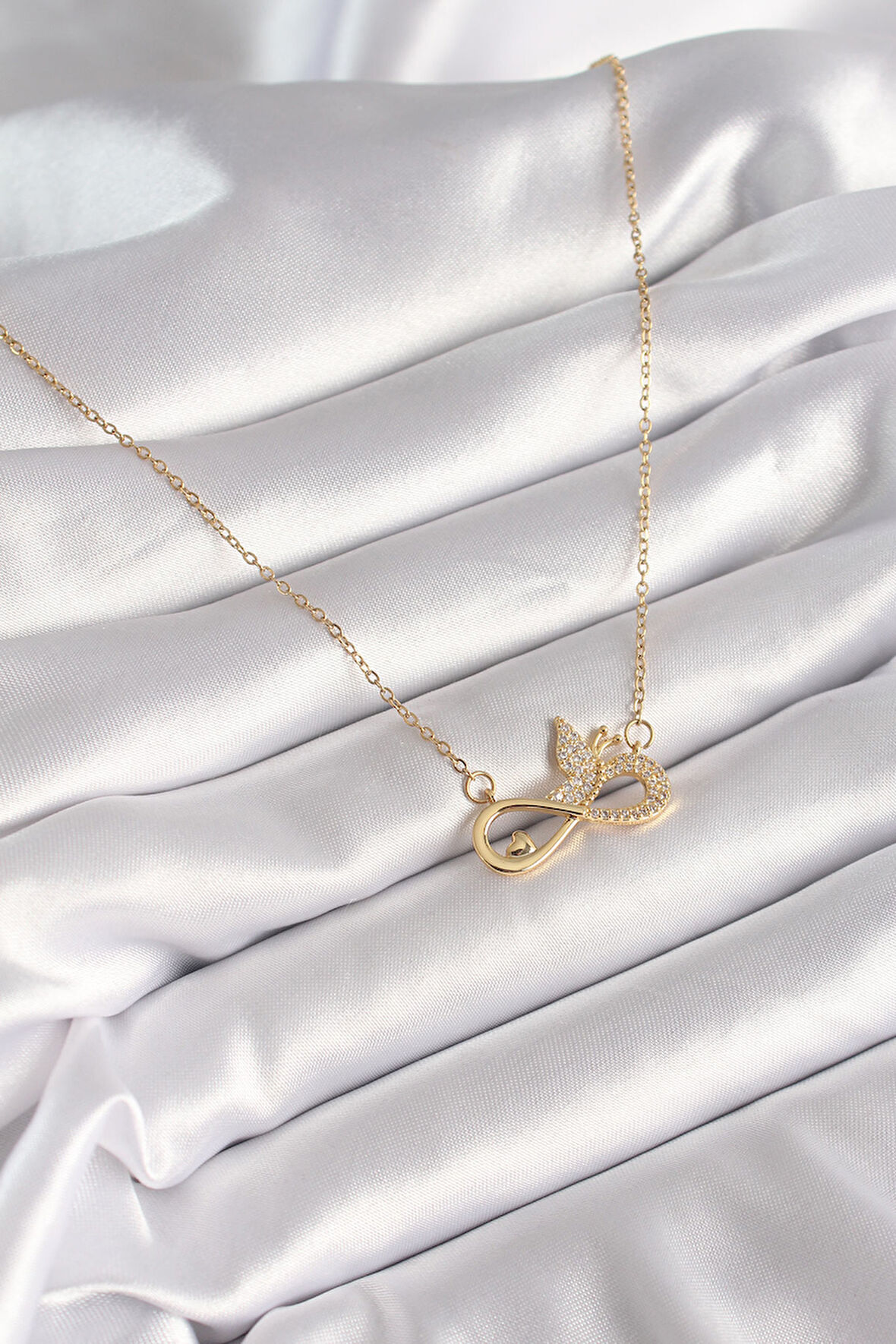 Zarif Kadın için Golden Çelik Zirkon Zincir Sonsuzluk Kelebek Kolye