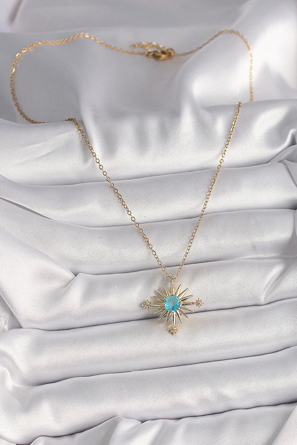 Zarif Kadın için Golden Çelik Zincir Mavi Taş Kuzey Yıldız Kolye