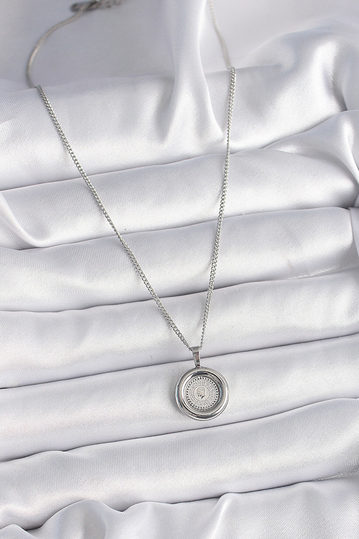 Zarif Kadın için Silver Çelik Zincir Altın Kolye