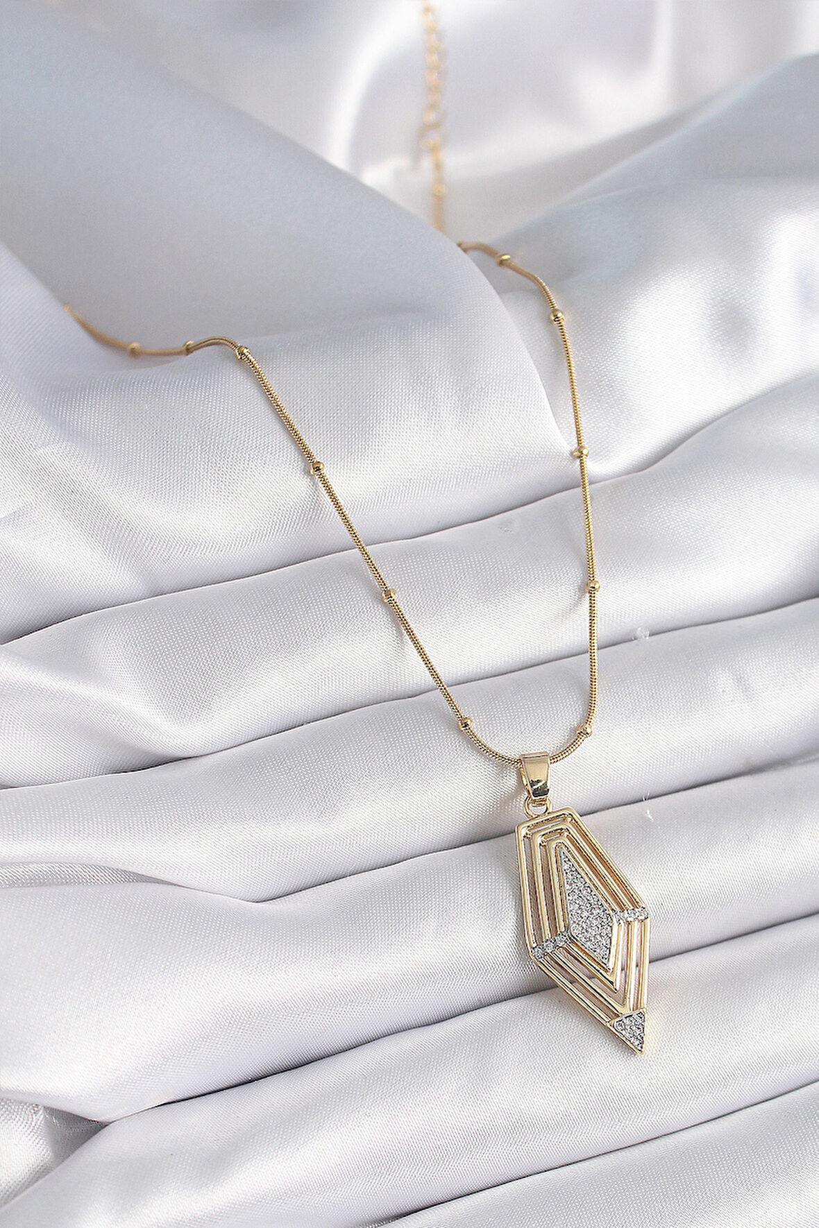 Zarif Kadın için Golden Çelik Zirkonlu Vintage Kolye