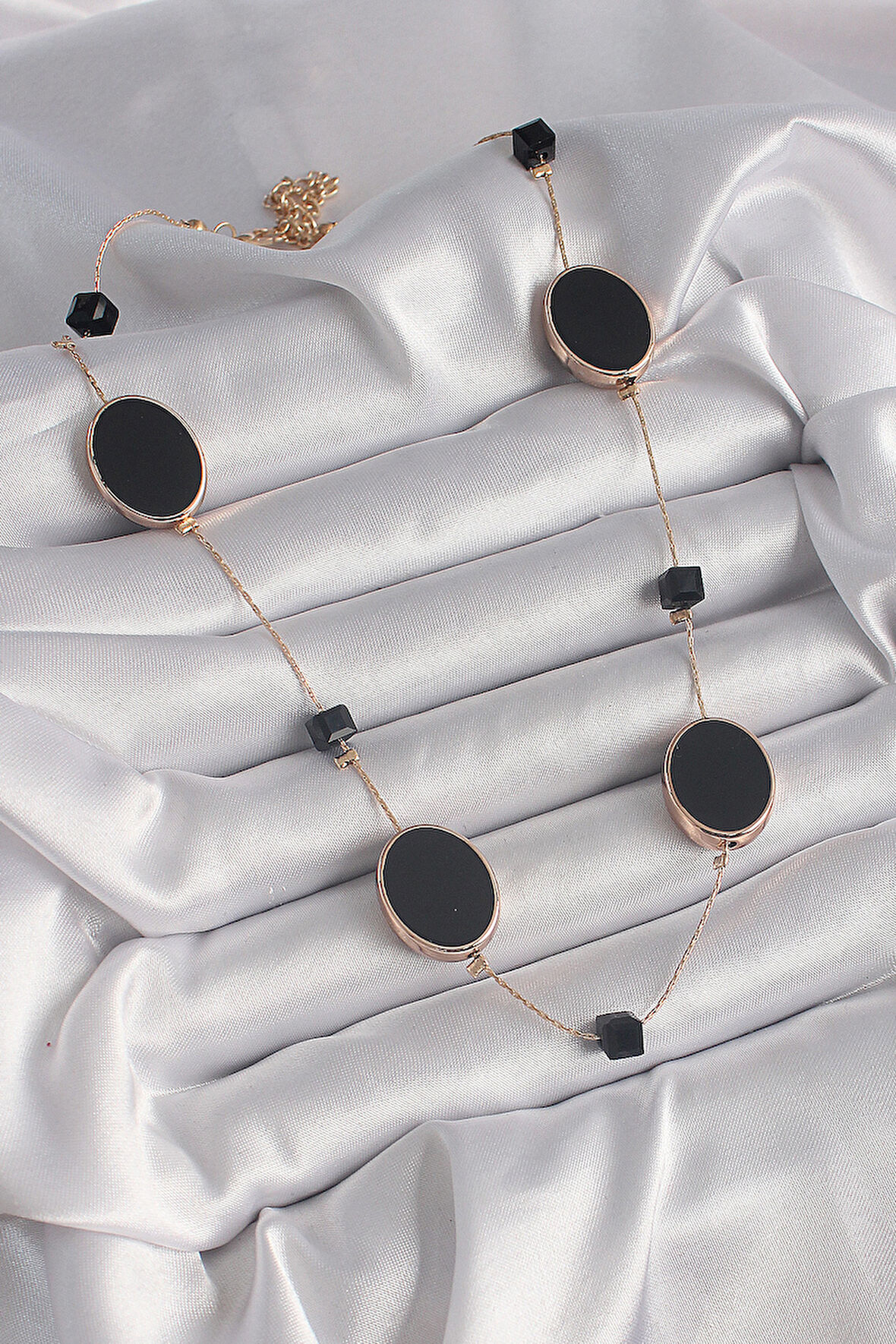 Zarif Kadın için Golden Pirinç Siyah Oval Siyah Küp Kolye