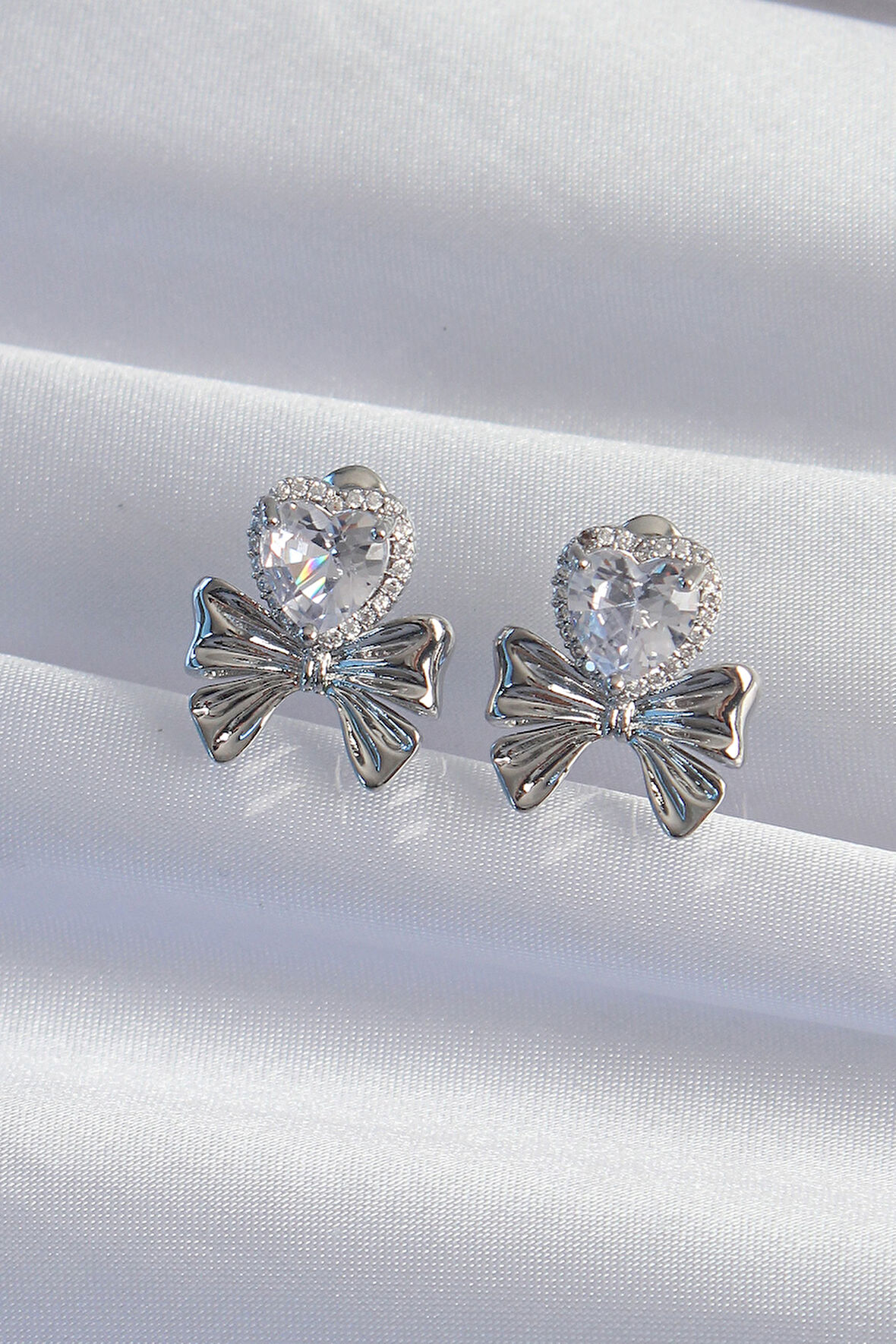 Zarif Kadın için Silver Pirinç Zirkonlu Kalp Fiyonk Küpe