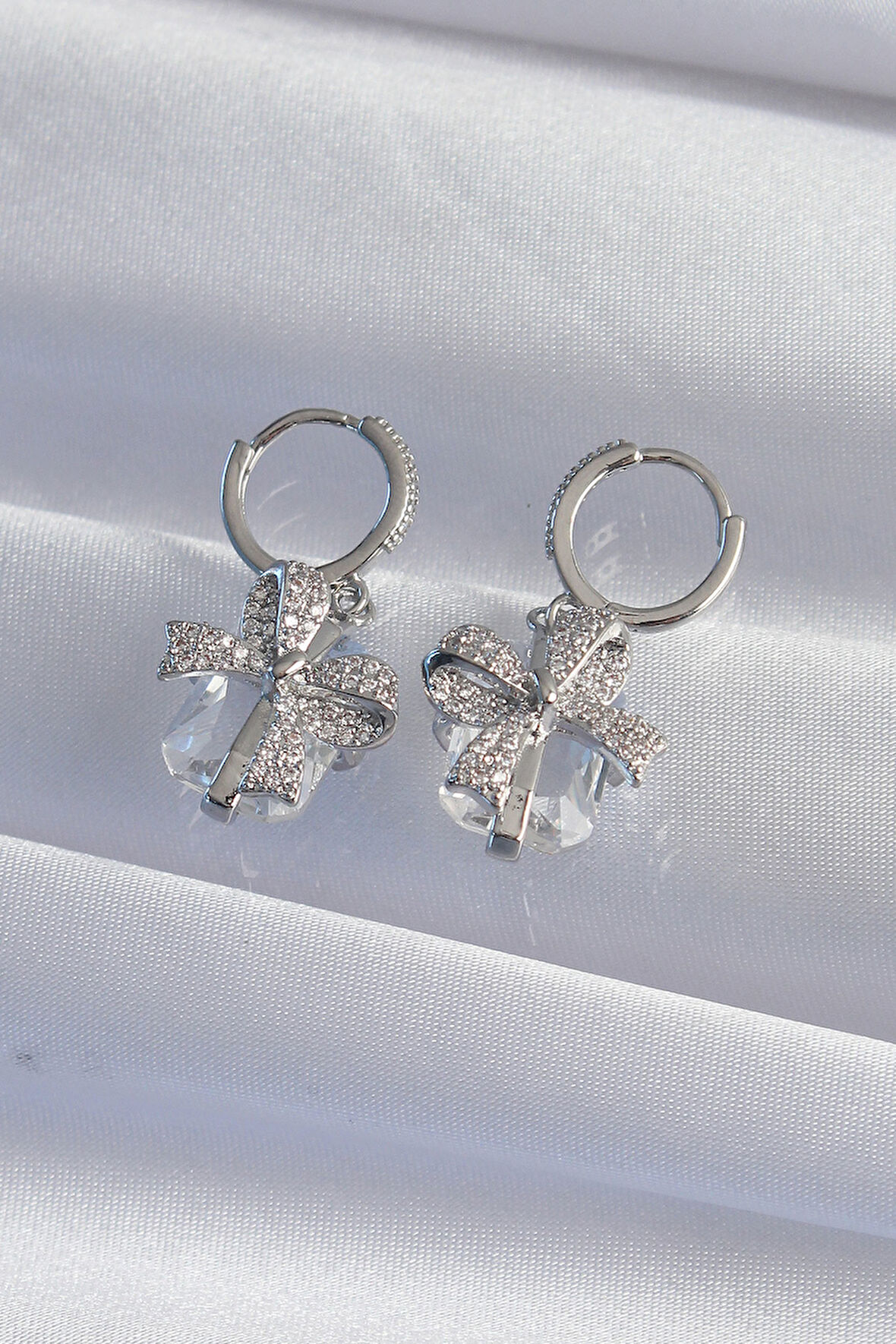 Zarif Kadın için Silver Pirinç İri Zirkonlu Fiyonk Halka Küpe