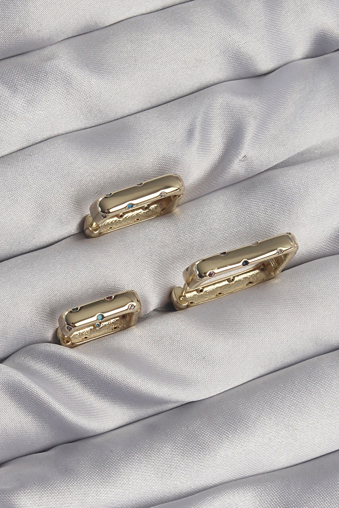 Zarif Kadın için Golden Pirinç Zirkonlu Kare Stil Küpe Seti