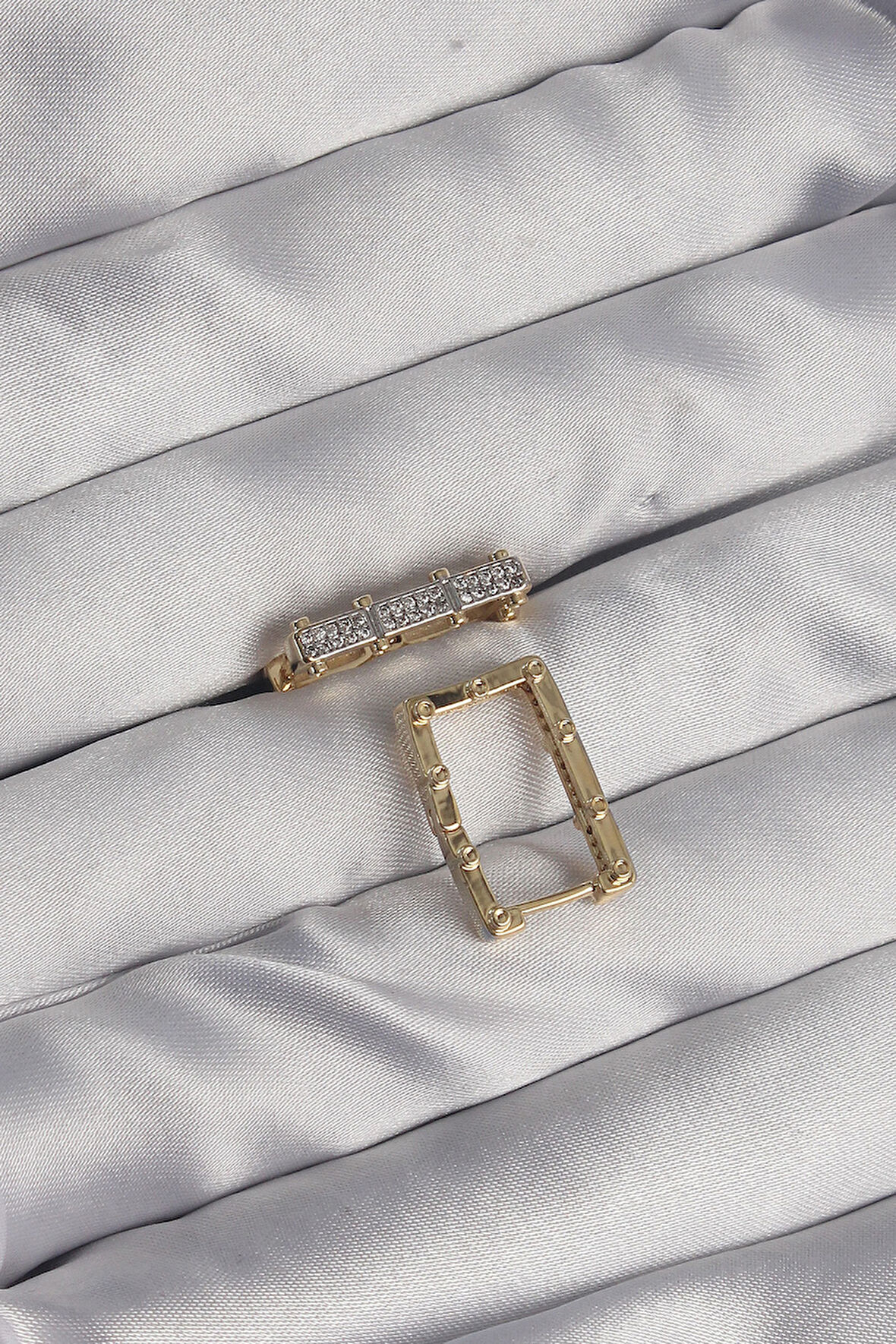 Zarif Kadın için Golden Pirinç Zirkonlu Dikdörtgen Seranay Küpe