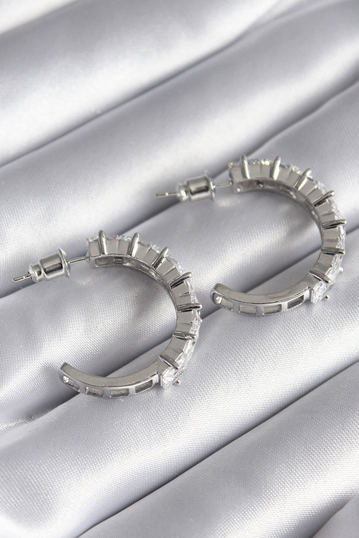 Zarif Kadın için Silver Pirinç Zirkonlu Halka Style Küpe