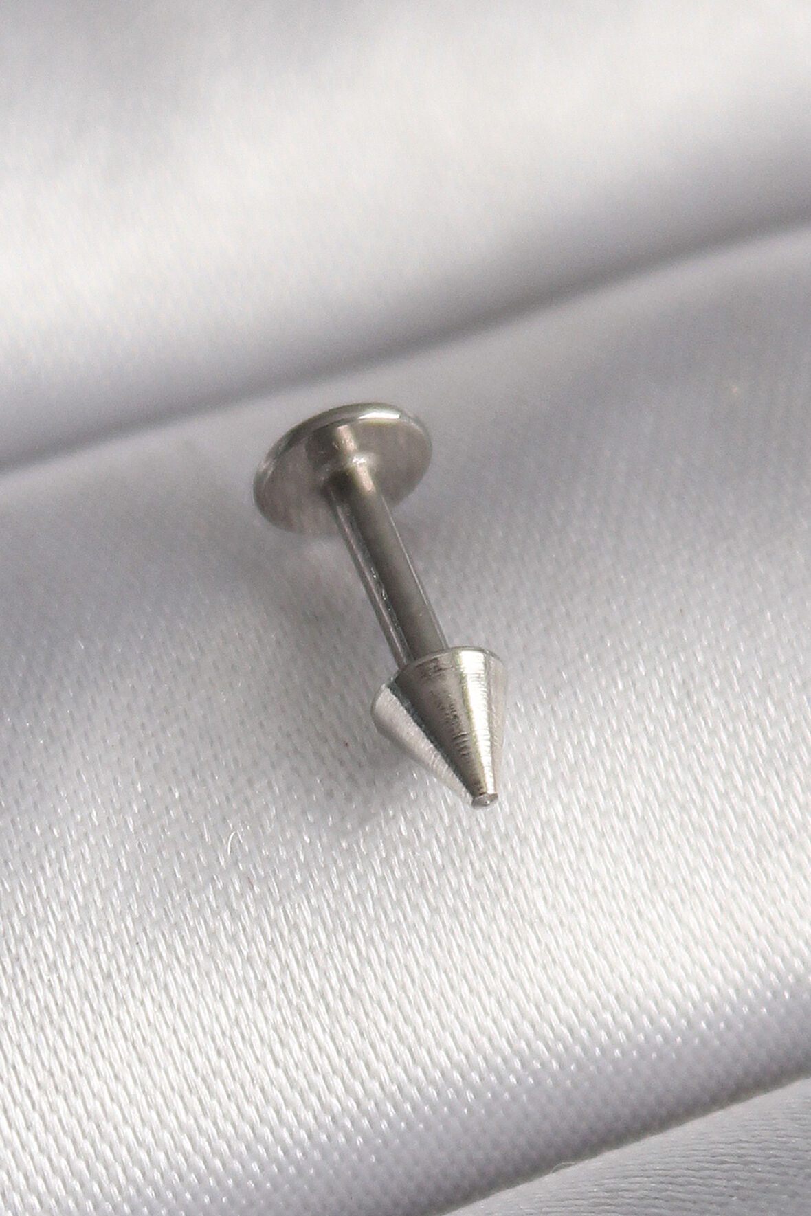 Zarif Kadın için Silver Çelik Çivi Tip Piercing